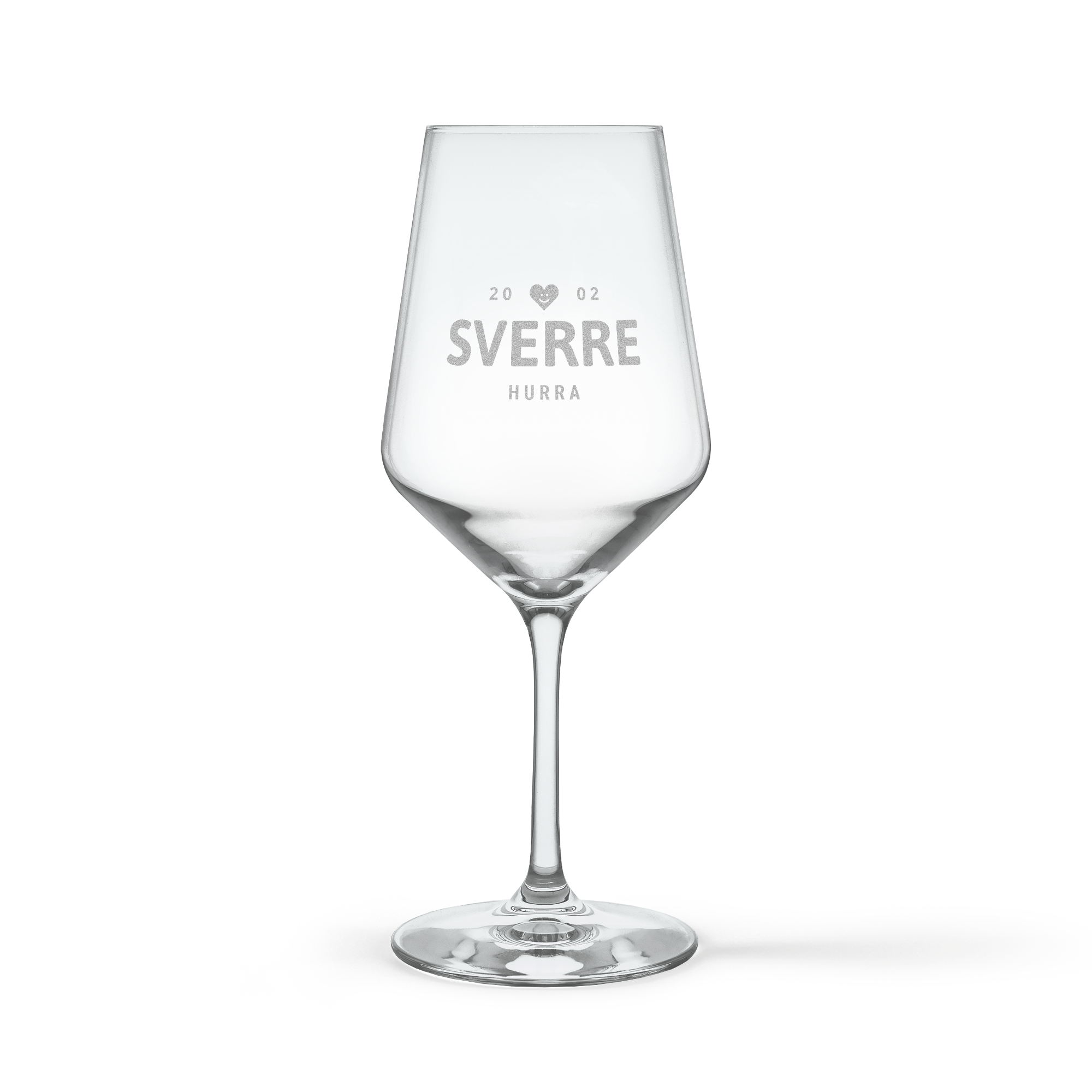 Personlig krystallglass gravert med navnet "Sverre" og teksten "Hurra", for å løfte vinøyeblikket deres.