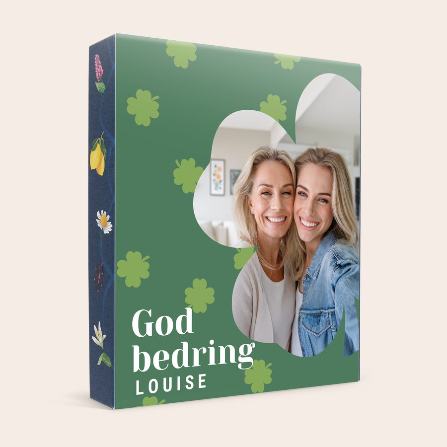 Personlig Pukka-te Personlig teæske med billede og teksten God bedring Louise, dit personlige te-tilflugtssted venter på dig