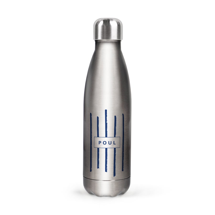 Personaliseret vandflaske Vandflaske i stål med "POUL" printet i blåt over lodrette striber holder væskebalancen i orden.