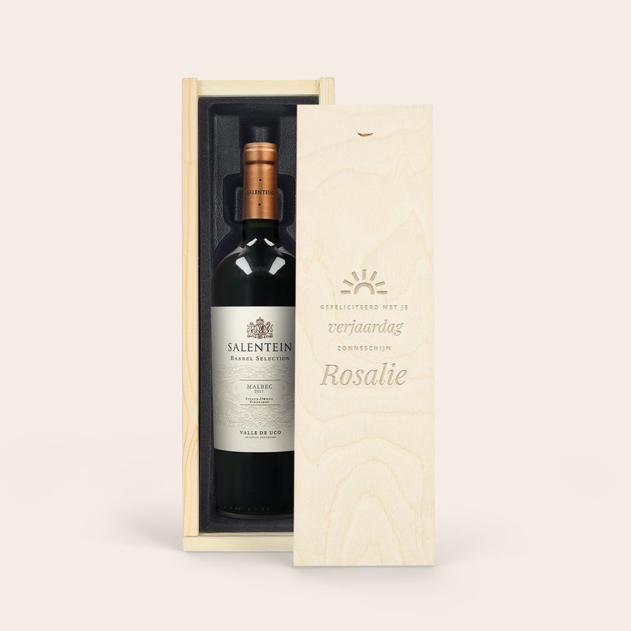 Wijn Salentein Malbec personaliseren Fles Salentein rode wijn in een luxe gegraveerde wijnkist met tekst "Gefeliciteerd met je verjaardag Rosalie".