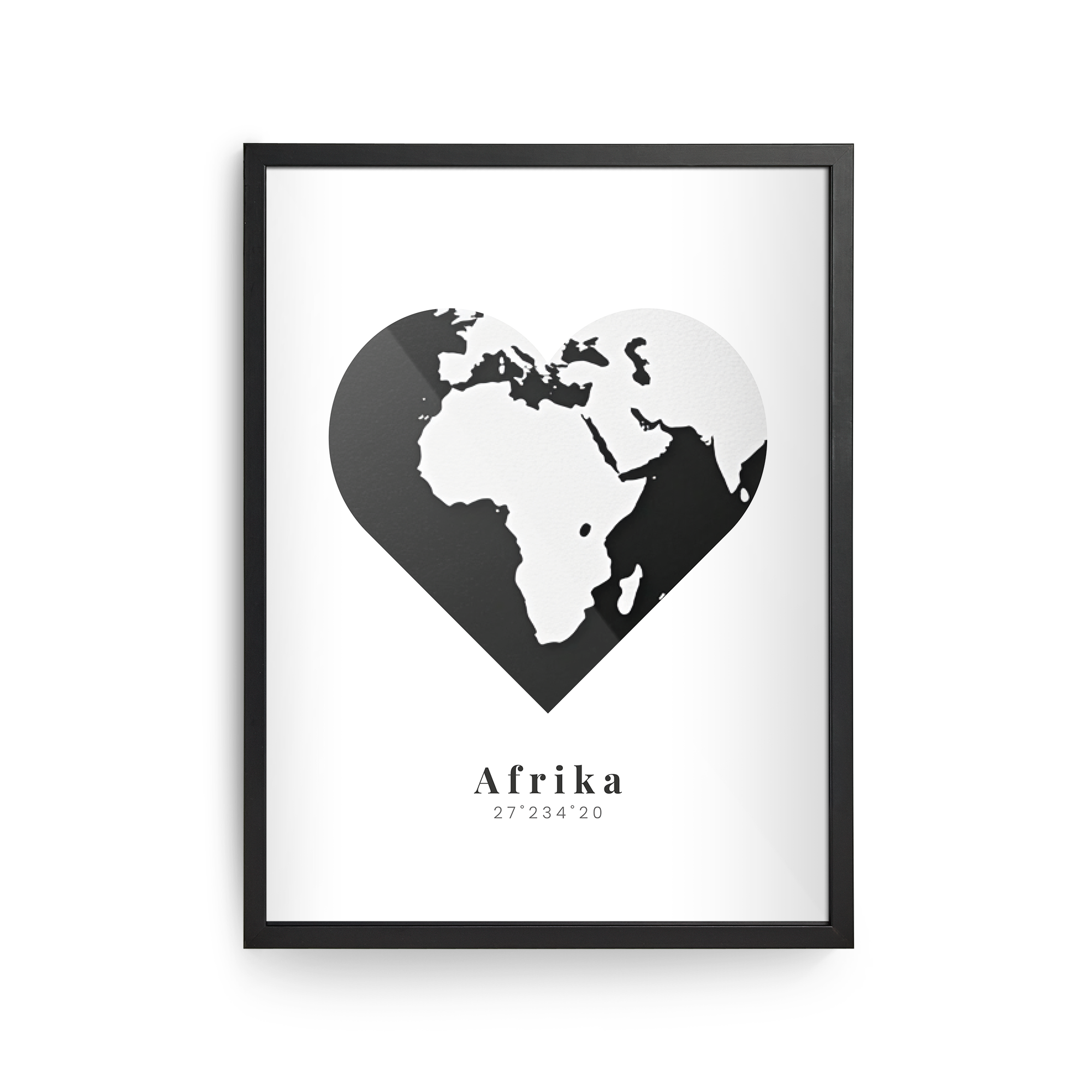 Mustakehyksinen juliste Afrikan kartalla sydämen muodossa ja tekstillä "Afrika 27°234°20", painettu omasta valokuvastasi
