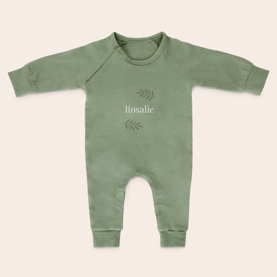 Boxpakje bedrukken Mooi groen boxpakje bedrukt met de naam Rosalie en bladeren voor heerlijk trappelen