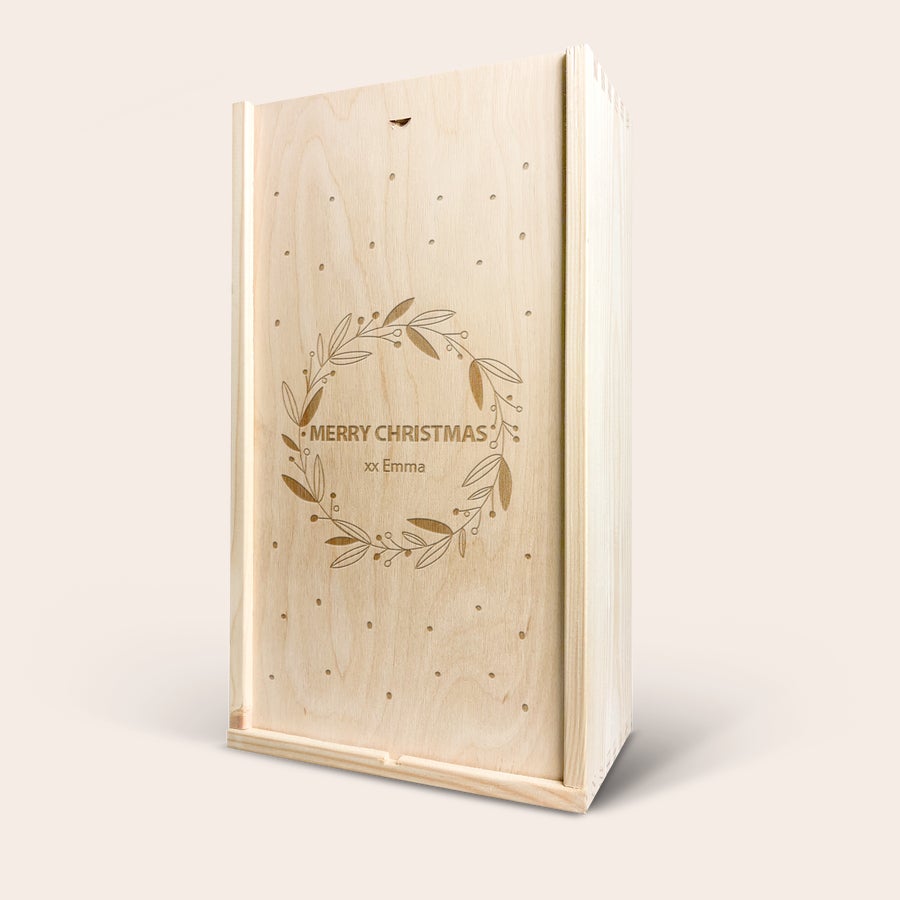 Caja de vino personalizada Caja de vino de lujo en madera clara grabada con un diseño de corona de Navidad y el texto Merry Christmas xx Emma