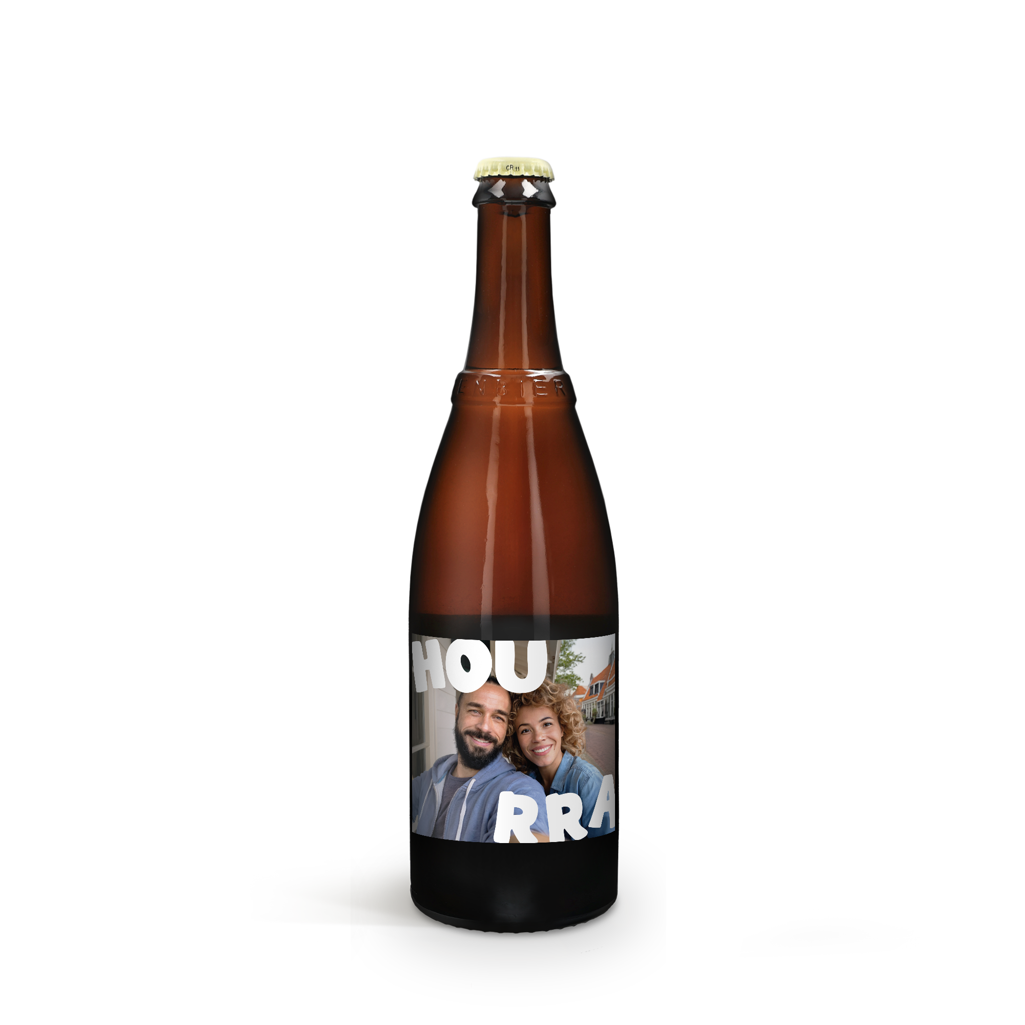 Bouteille de bière Westmalle Tripel avec étiquette personnalisée imprimée d'une photo de couple.