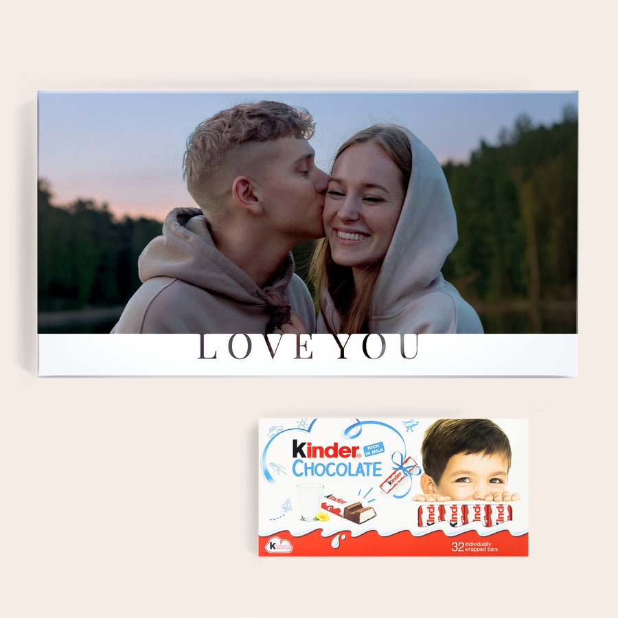 Chocolat kinder personnalisé Coffret kinder personnalisé 32 barres imprimé avec une photo d'un couple et le texte