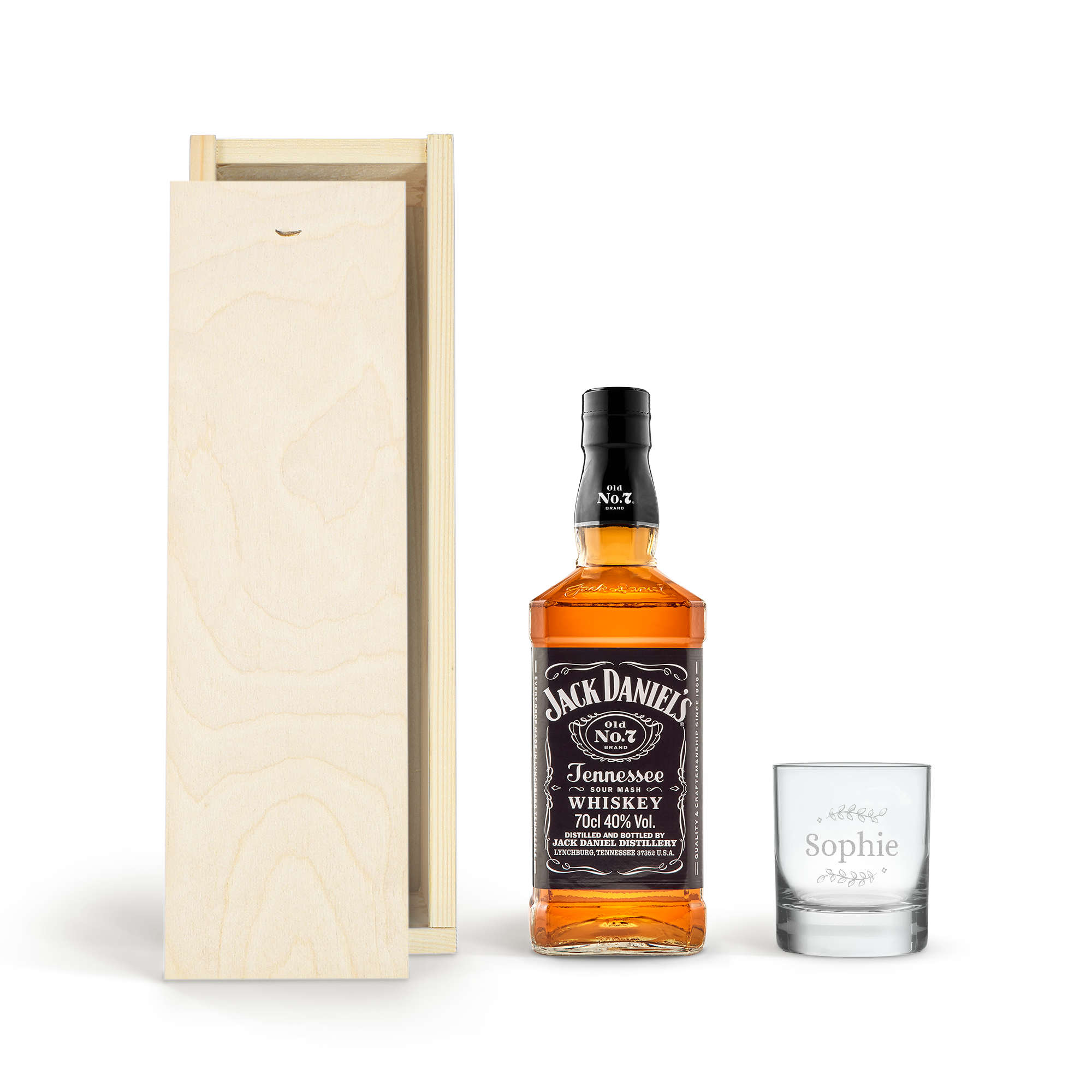 Een gepersonaliseerd whiskeycadeau: Jack Daniel's fles met gegraveerd glas 'Sophie' in houten kist.