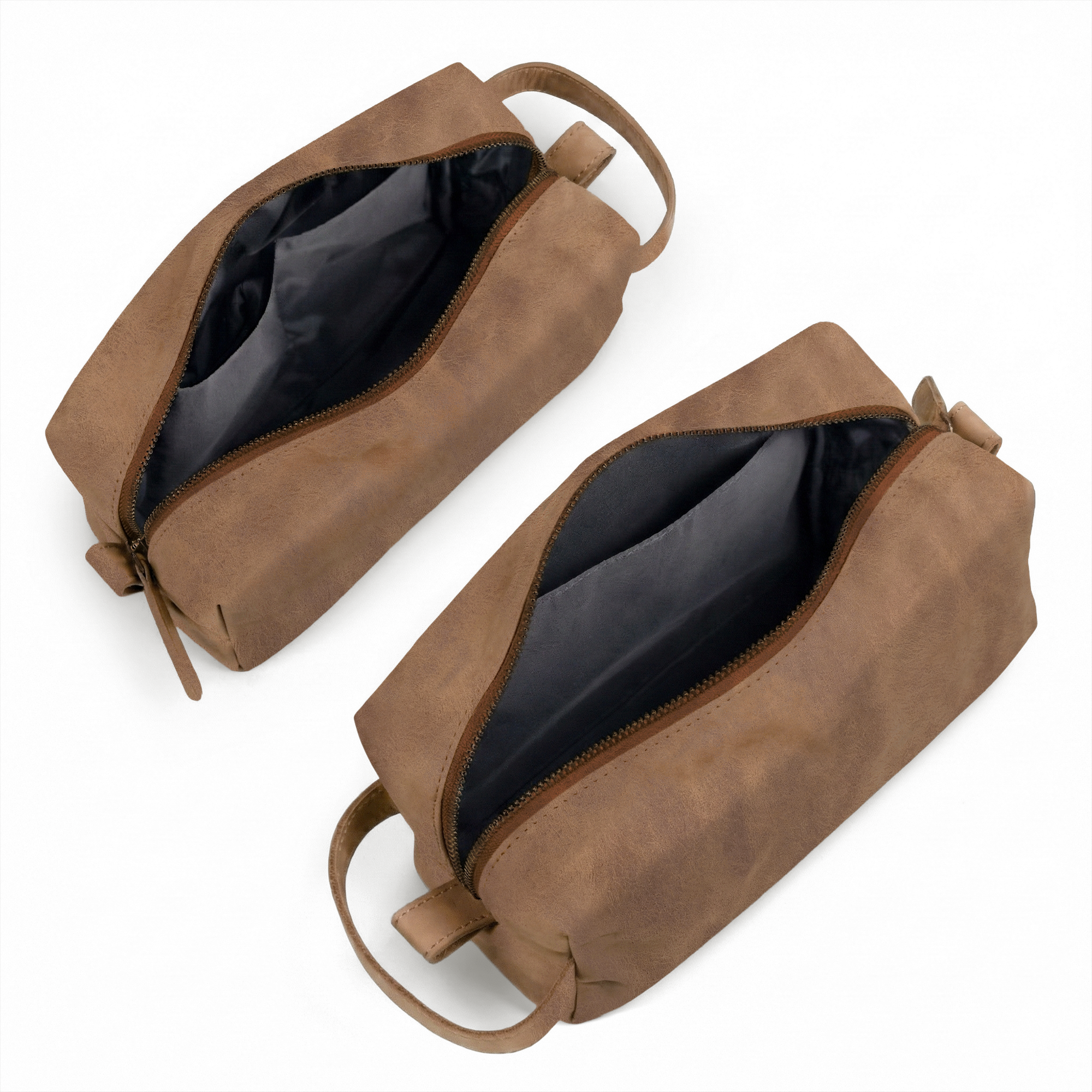 Trousse de toilette en cuir gravé