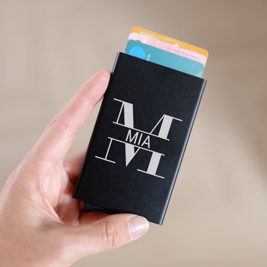  Personalizovaná peňaženka na karty - kovová