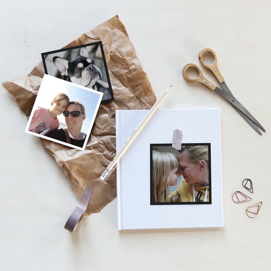 Retro Fotos Drucken Bestell Retro Fotos mit einem Bild von Mutter und Tochter und weiteren personalisierten Retro Fotos, gedruckt auf Fotopapier