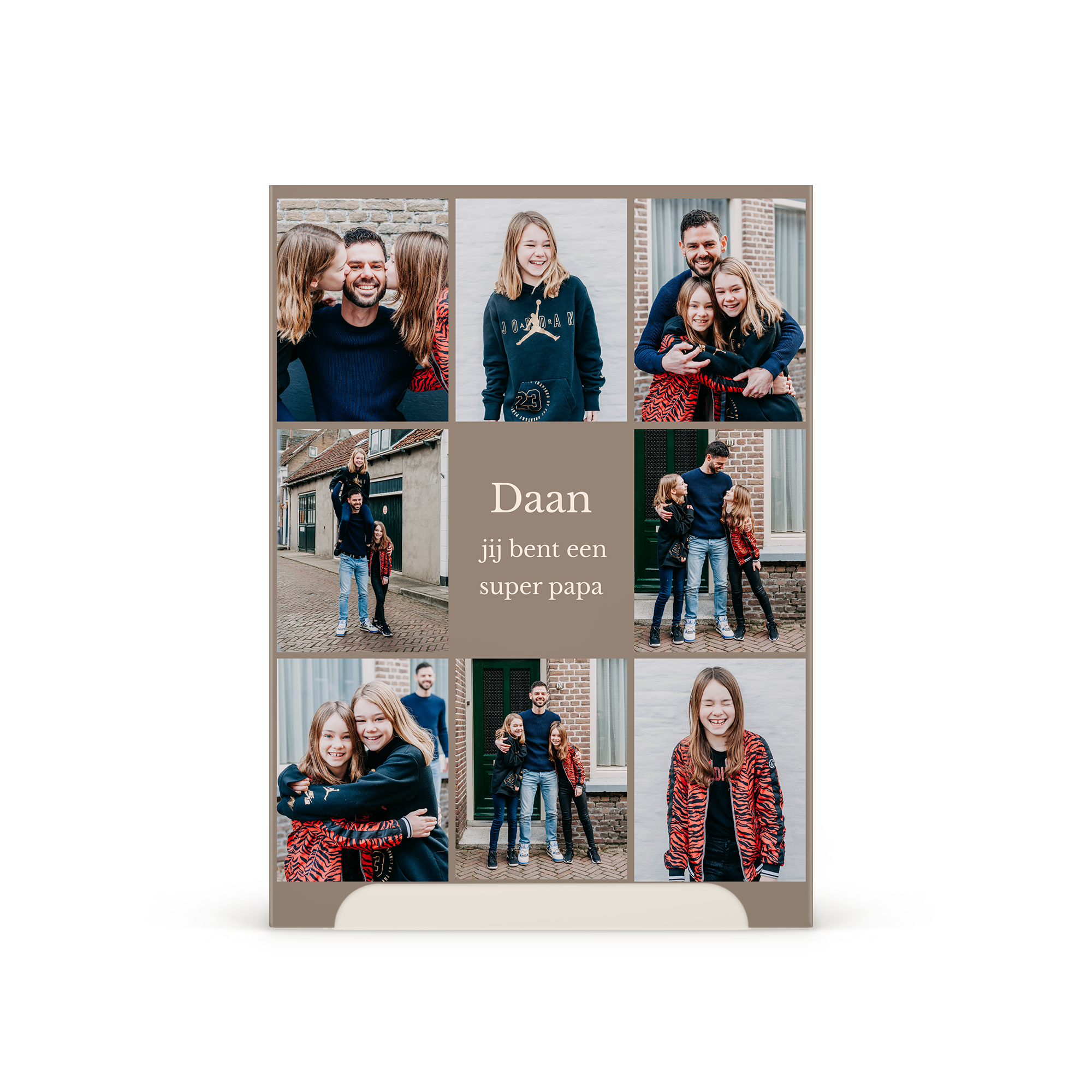 Gepersonaliseerde fotocollage met een vader en dochters, bedrukt met de tekst Daan jij bent een super papa, om ze te verrassen en verwennen