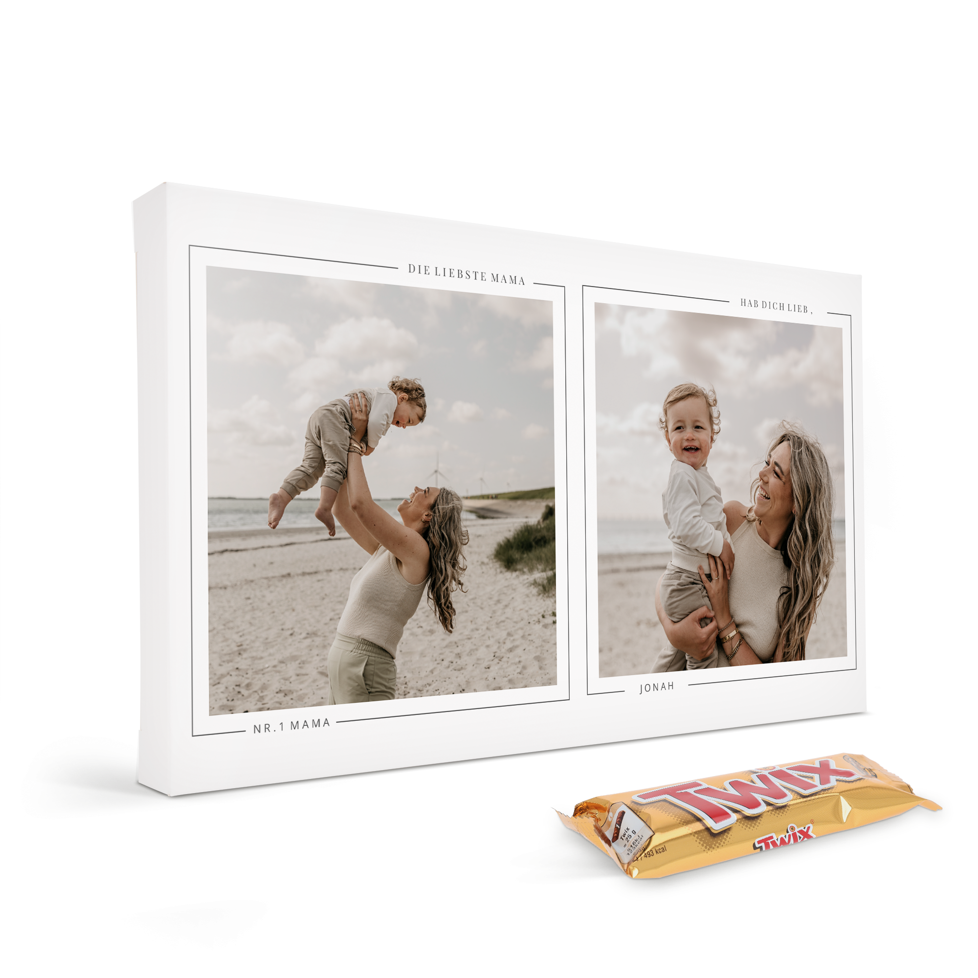 Weiße Twix Geschenkbox, bedruckt mit zwei Fotos einer Mutter mit Kind, Aufschrift "Die liebste Mama" und "Nr. 1 Mama". Die Box daneben ist ein Twix Riegel. Eine einzigartige Überraschung für einen Twix Liebhaber.