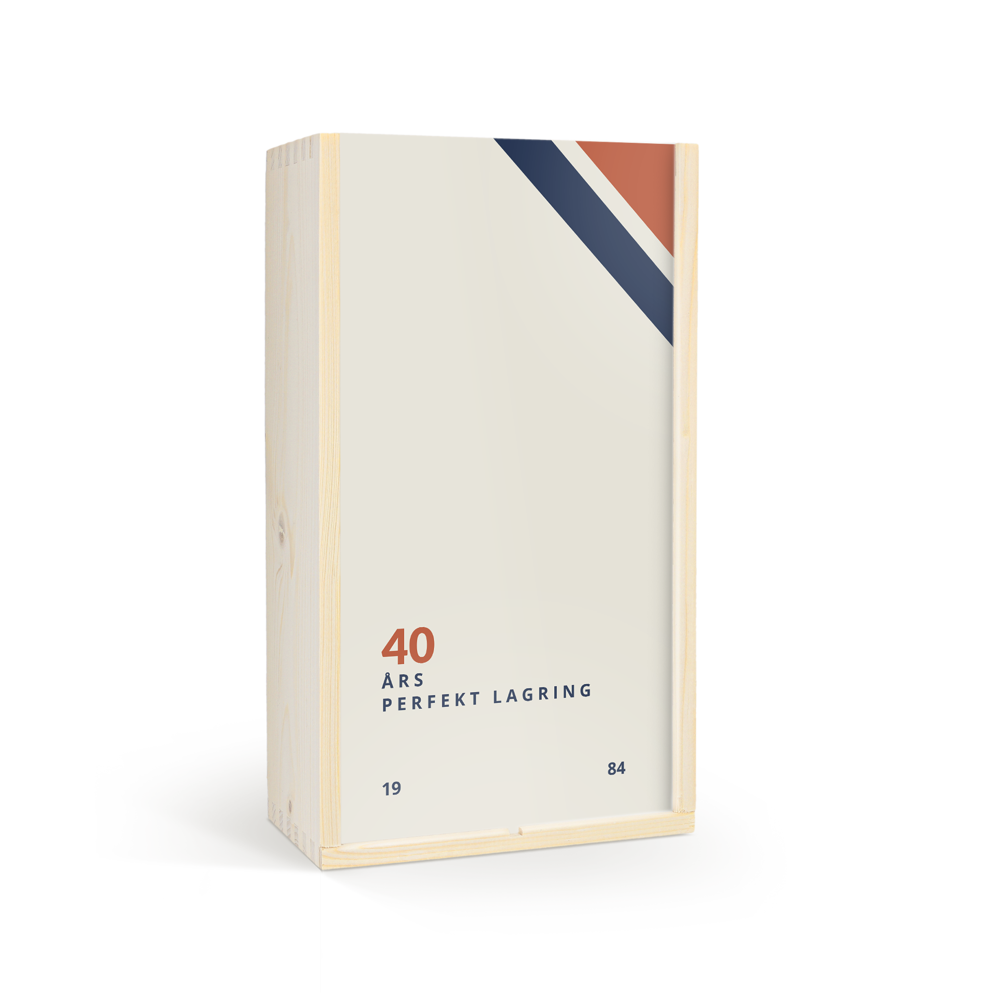 Trækasse med personligt trykt design "40 års perfekt lagring" og "19 84" og en flaske Jack Daniels Gentleman Jack whisky.