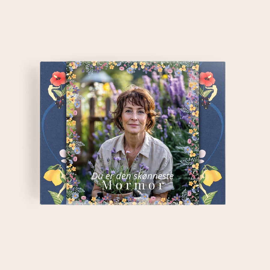 Personlig Pukka-te Personlig teæske med billede og teksten Du er den skønneste Mormor, der skaber din personlige te-oase venter