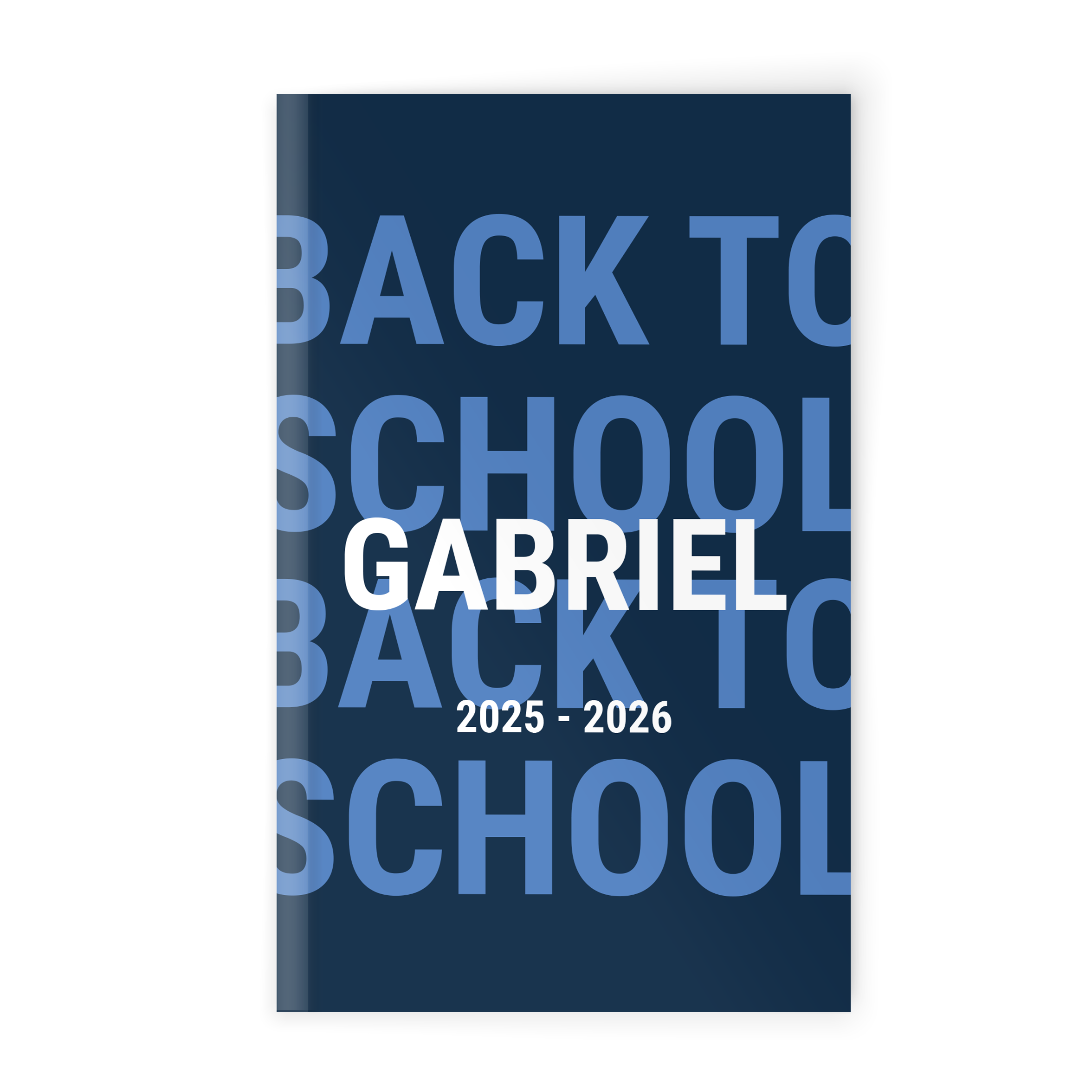 Personalisierter Schülerkalender, bedruckt mit "Back to School", Namen "GABRIEL" und dem Zeitraum 2025-2026.