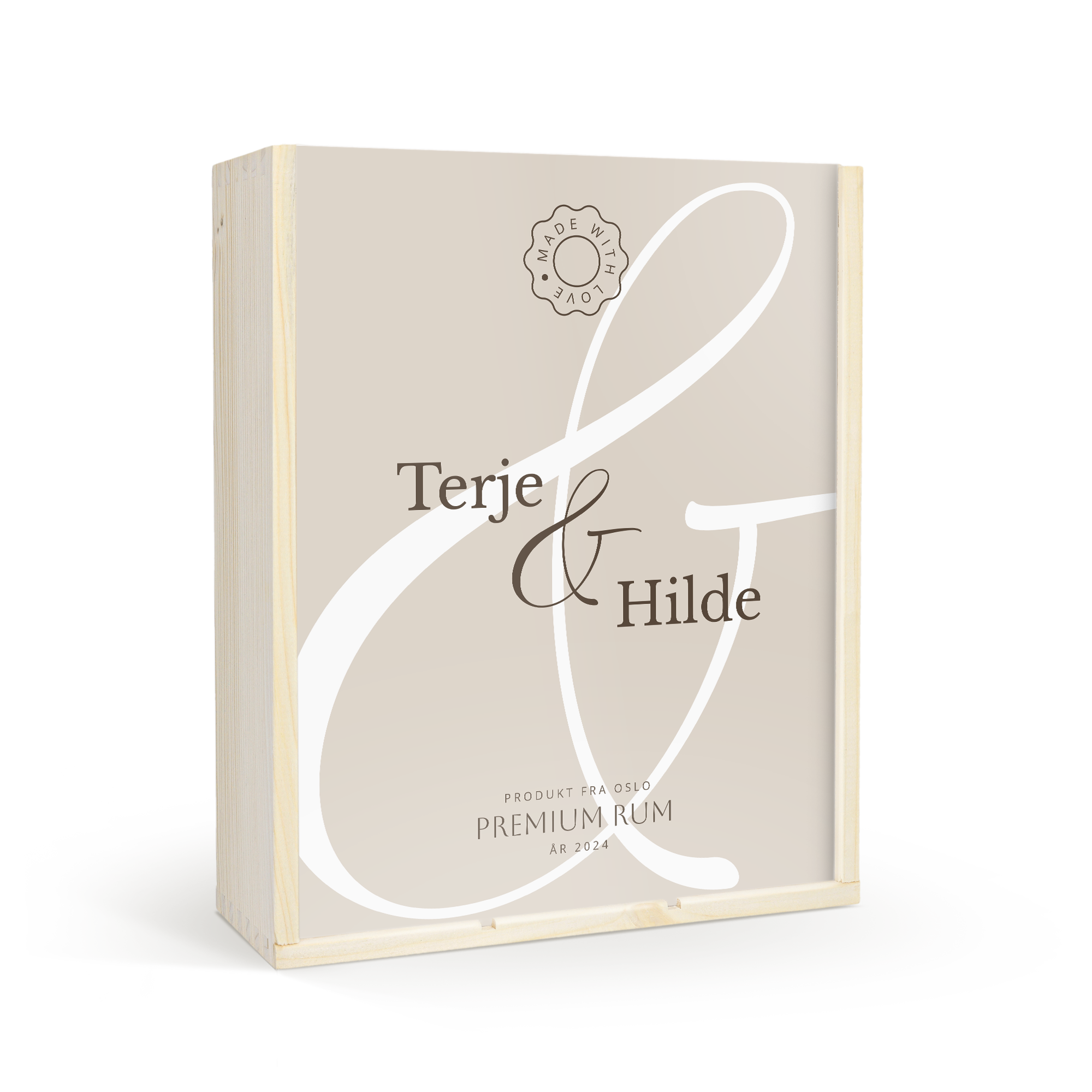 Ha en fantastisk vinkasse i lyst tre, trykt med navnet "Terje & Hilde", samt "PREMIUM RUM" og "ÅR 2024".