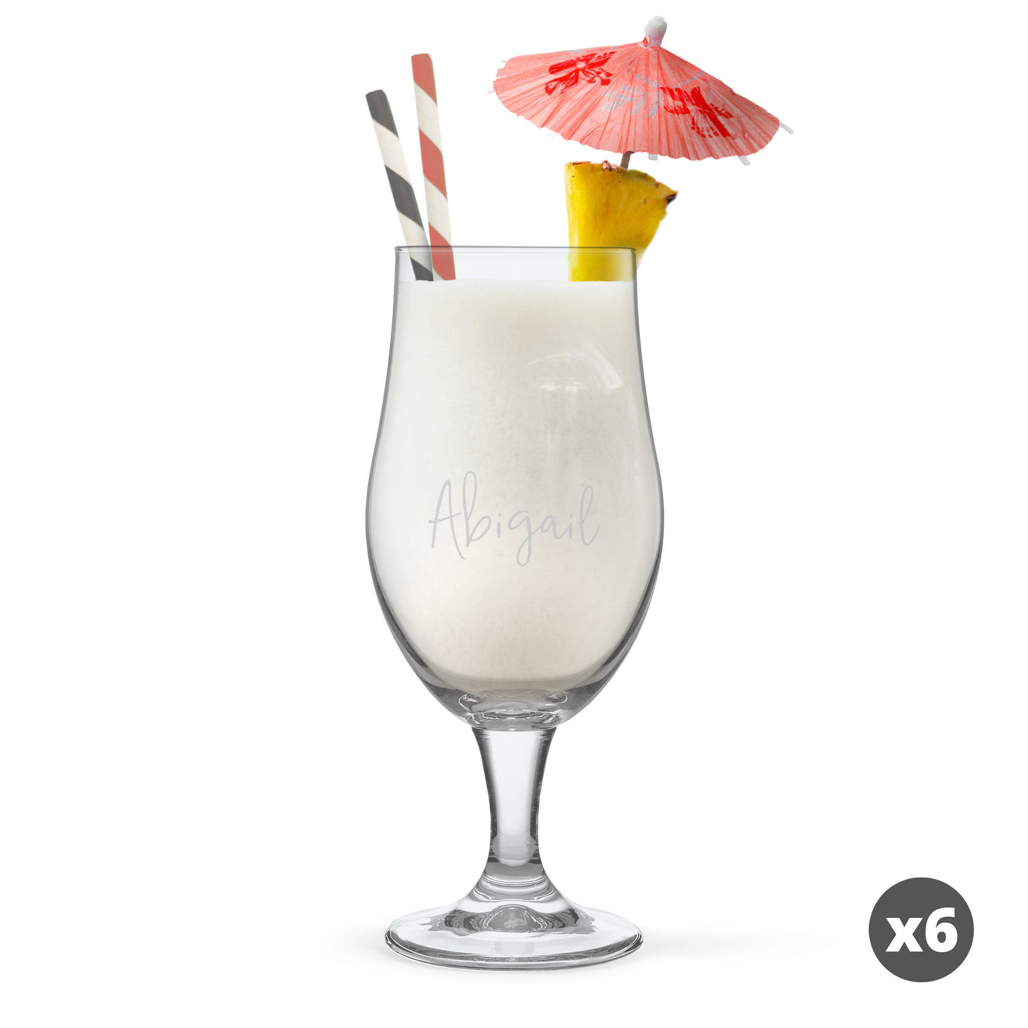 Pahar de pina colada gravat, cu numele Abigail, paie colorate si umbreluta decorativa, pentru a surprinde-i pe cei dragi