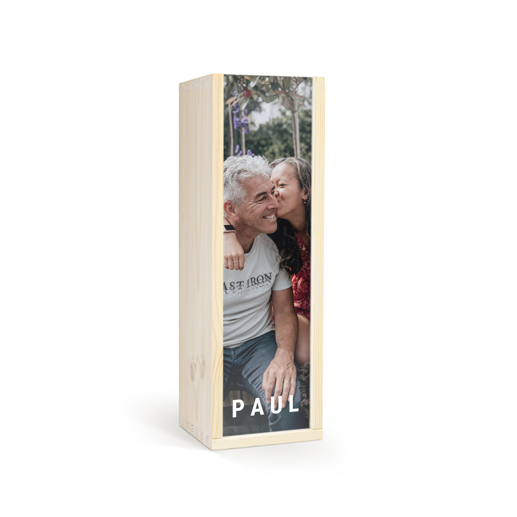 Husă din lemn personalizată cu o fotografie de cuplu și numele Paul, pentru o sticlă de vodcă Smirnoff.