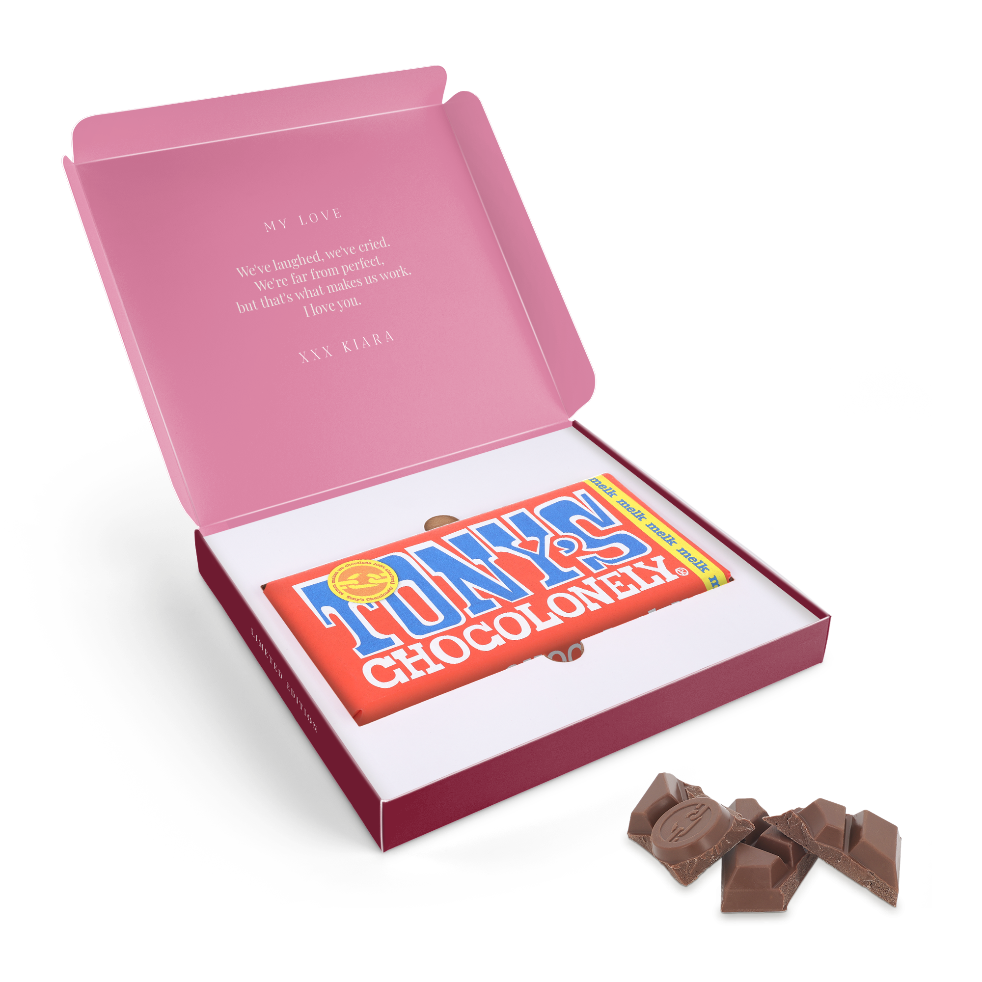 Személyre szabott Tony's Chocolonely csokoládé rózsaszín dobozban, "MY LOVE" és "I love you. XXX KIARA" felirattal.