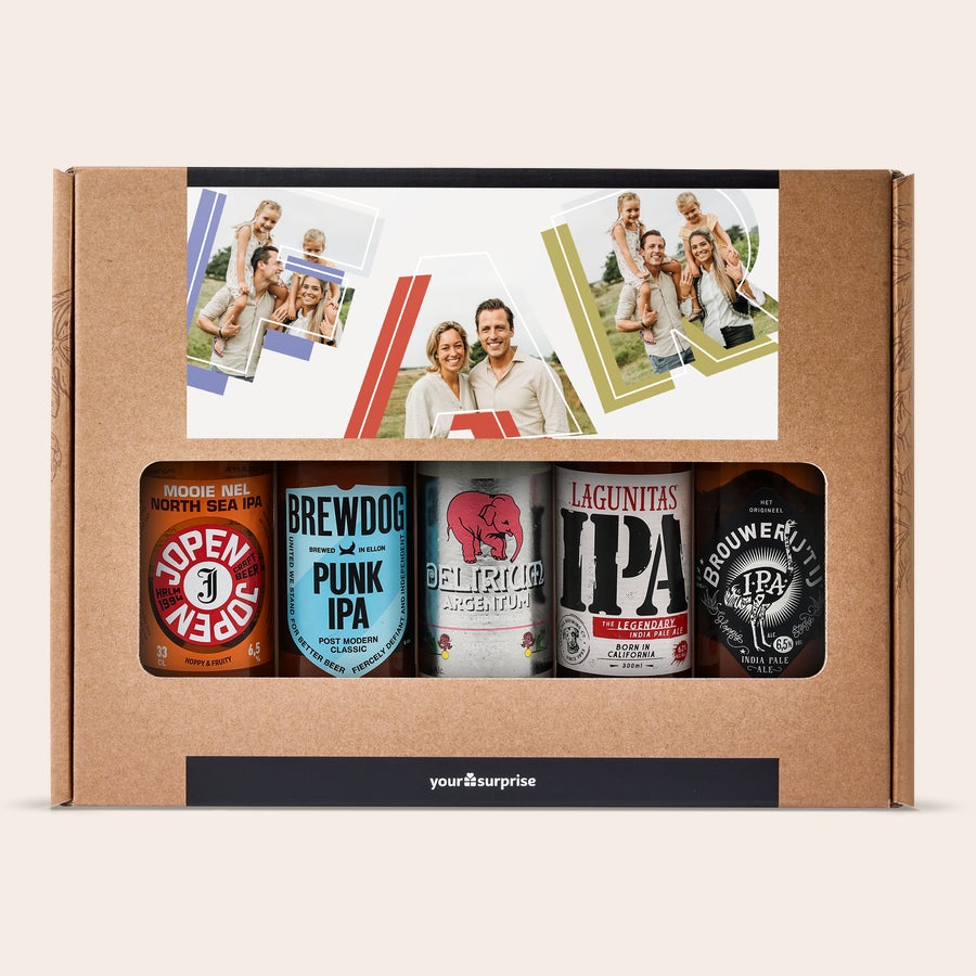 Øl gaveæske med billede - Belgisk øl Personlig gaveæske med 5 specialøl og et trykt foto af et par, omgivet af mindre familiefotos