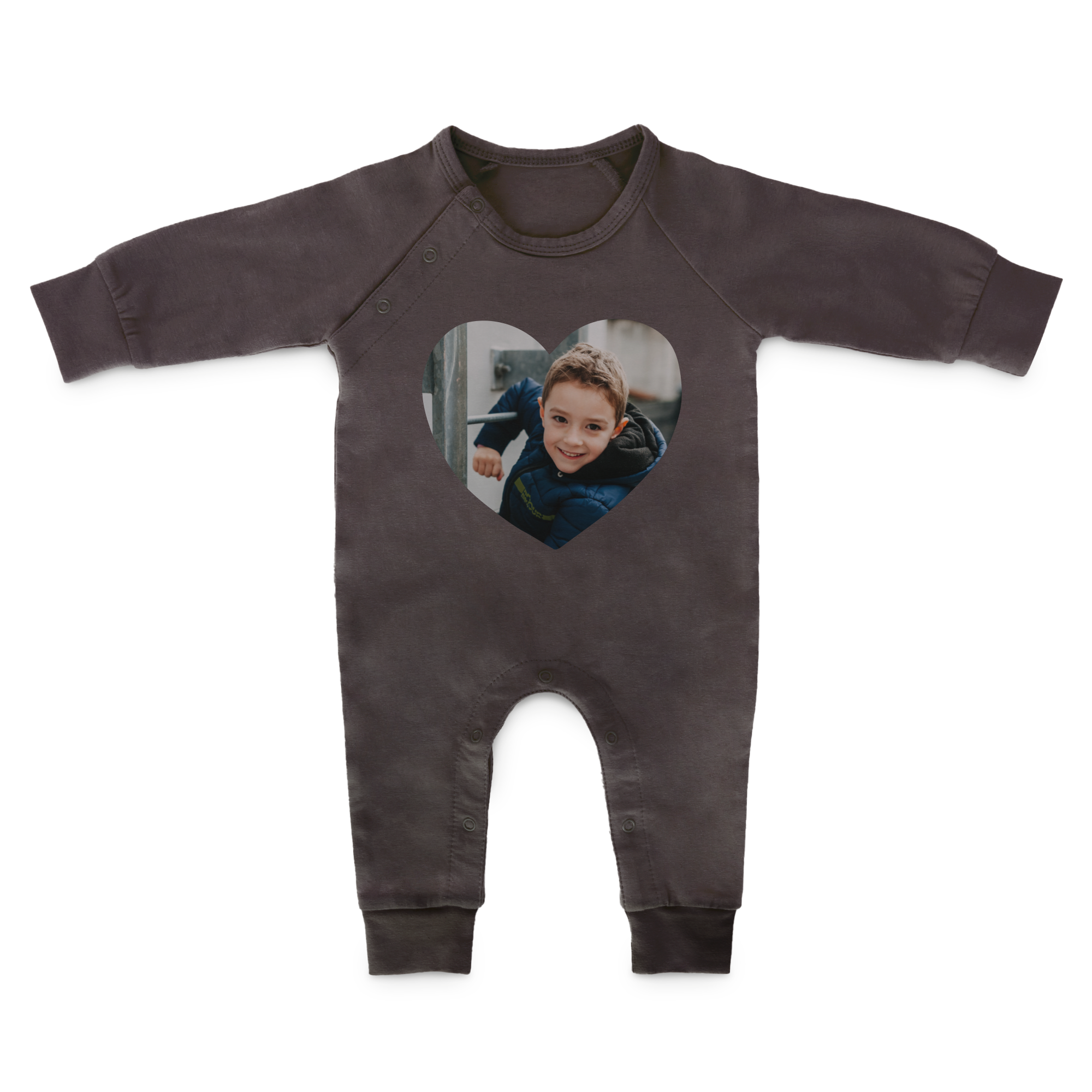 Dors-bien personnalisée gris avec une photo d'enfant souriant imprimée en forme de cœur pour étirer et donner des coups de pied avec ses jambes potelées