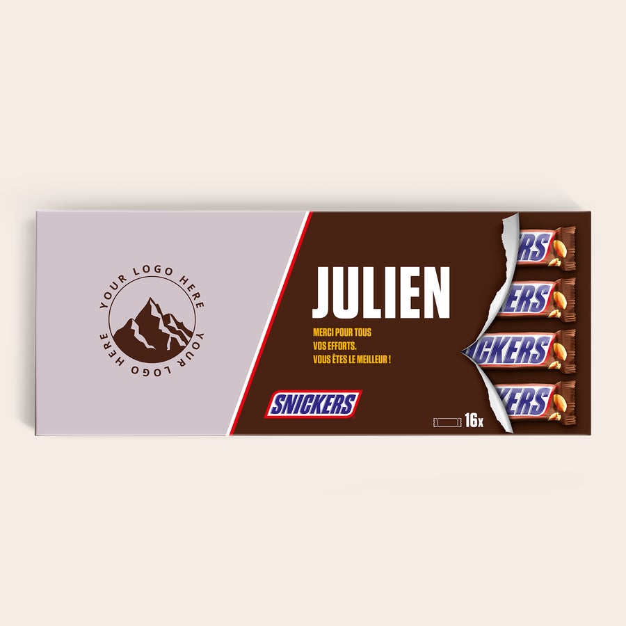 Méga Snickers personnalisé Méga Snickers personnalisé imprimé avec le nom Julien et le message Merci pour tous vos efforts. Vous êtes le meilleur
