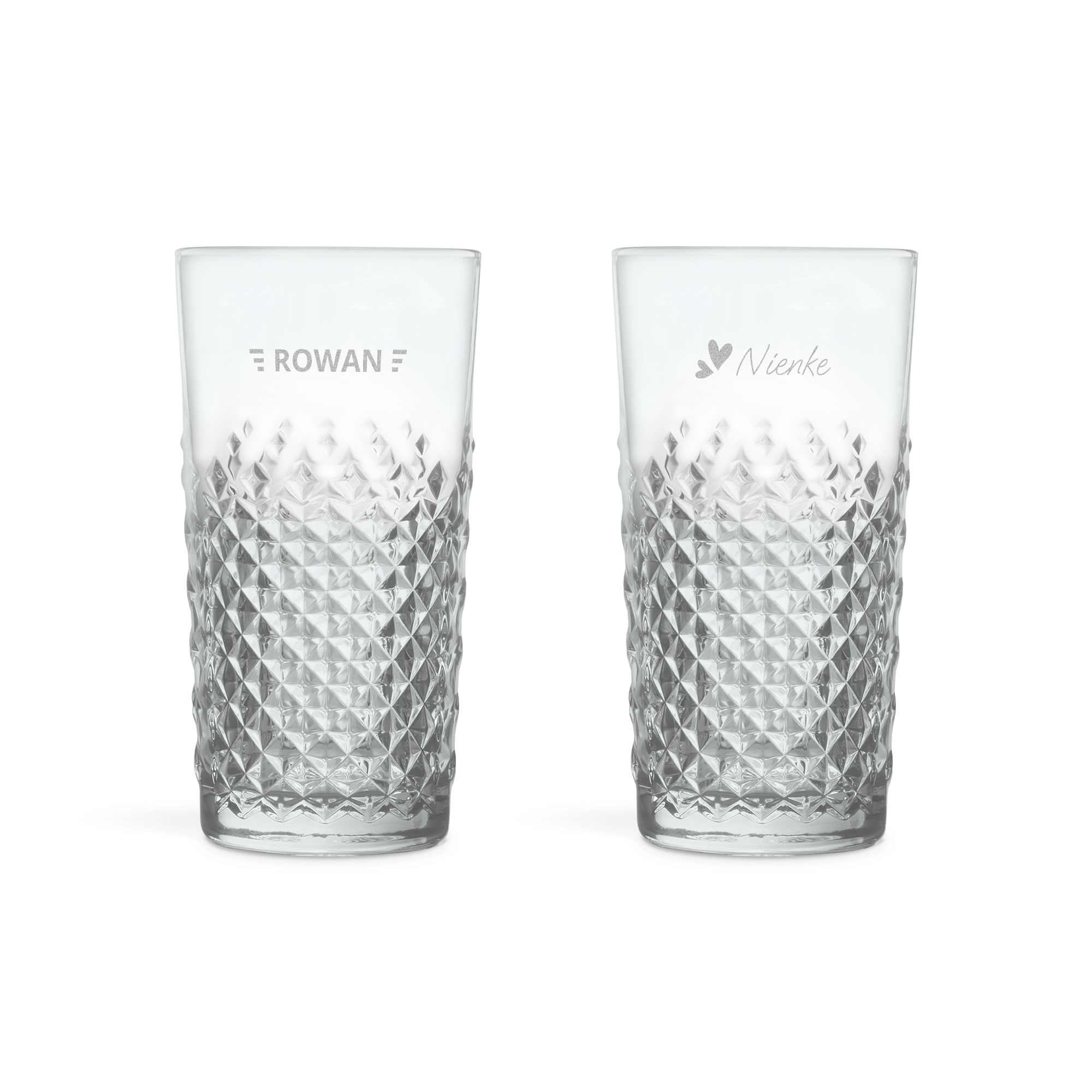 Twee mojito cocktailglazen met ruitpatroon, lasergegraveerd met de namen Rowan en Nienke.