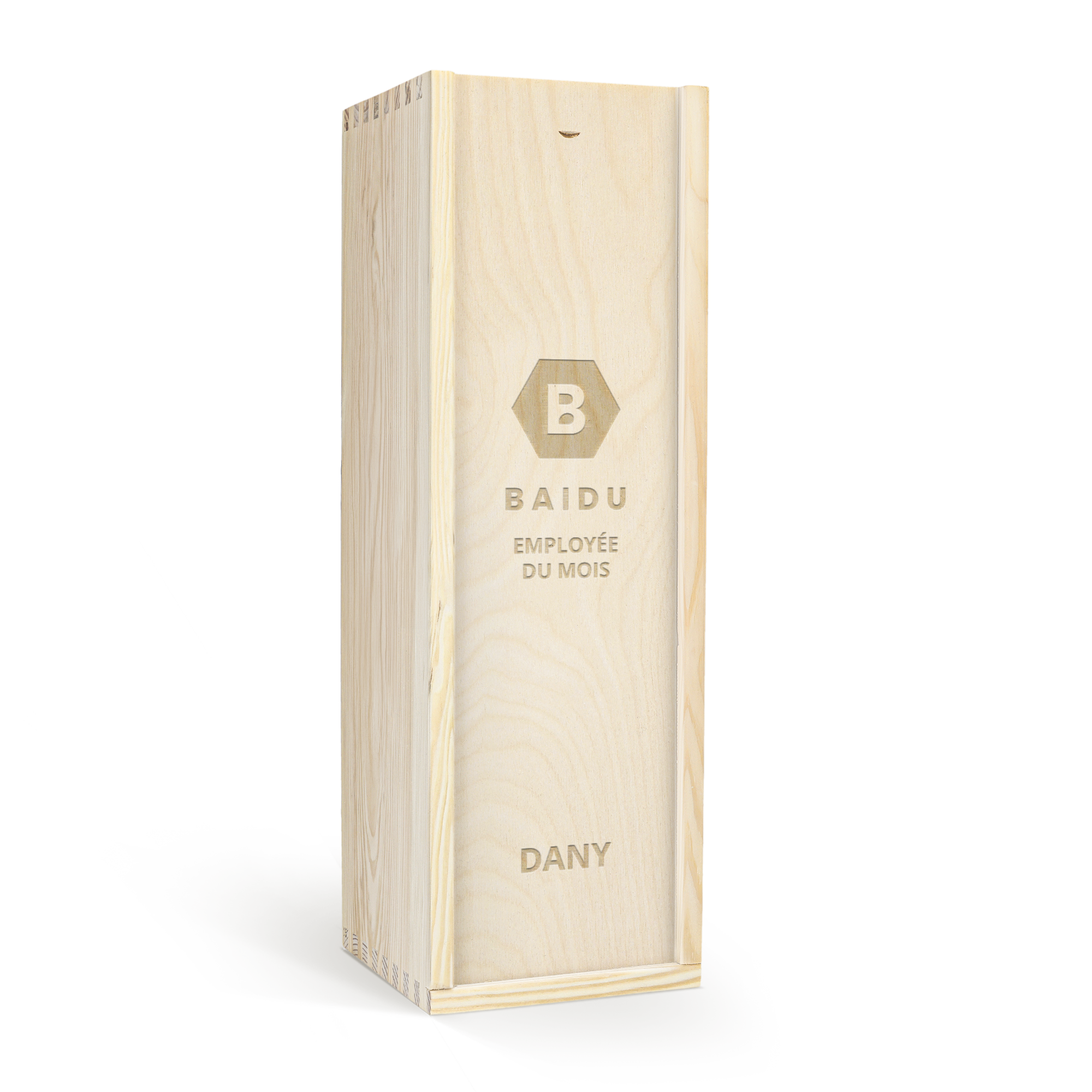 Bouteille de whisky dans un coffret en bois clair gravé du logo B, texte Baidu Employée du Mois et du prénom Dany