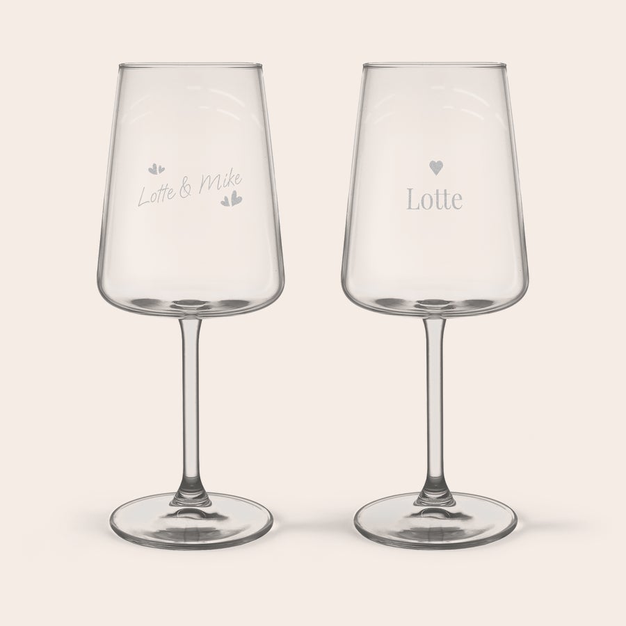 Rode wijnglazen graveren Rode wijnglazen graveren