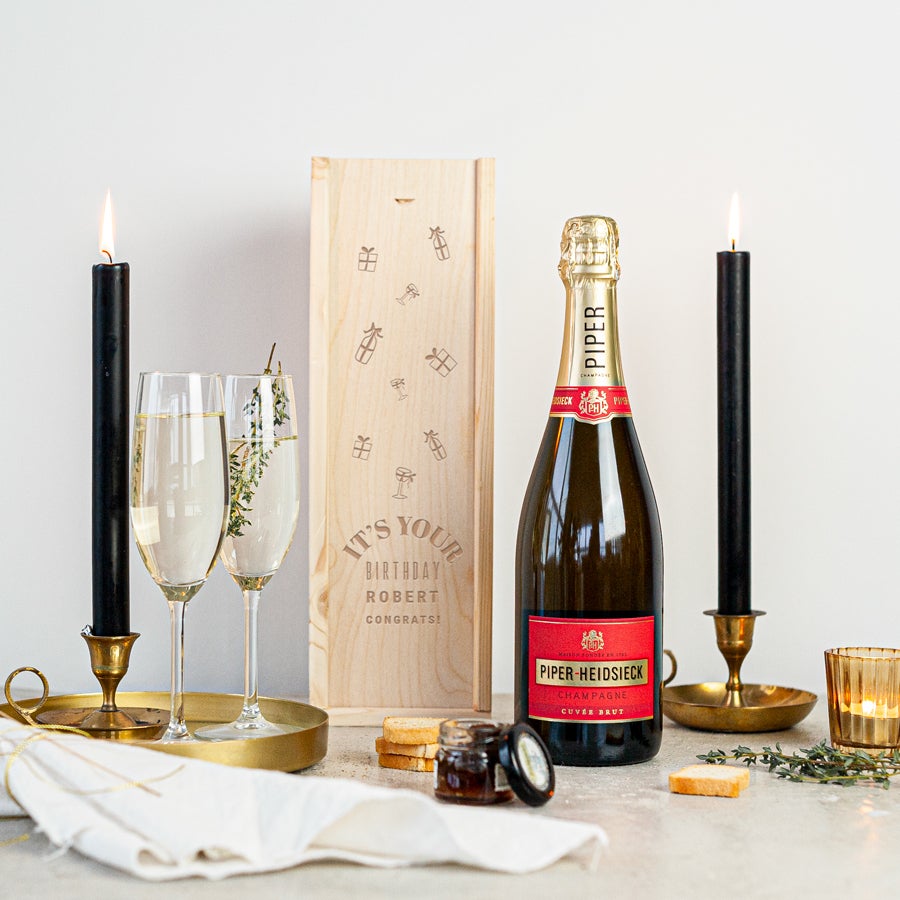 Personalised champagne gift - Piper Heidsieck Brut (750 ml) - Engraved wooden case