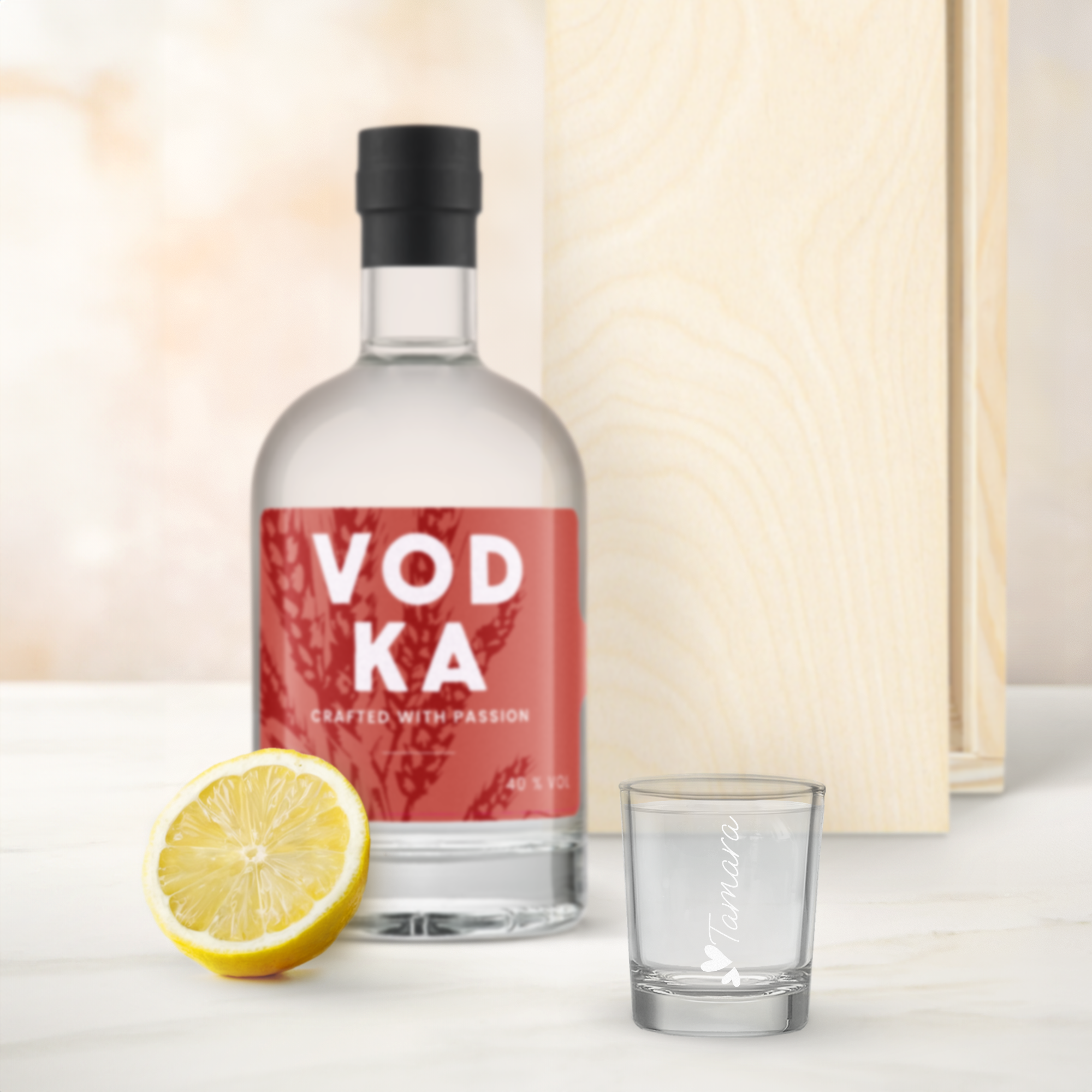 Vodka Geschenkset mit graviertem Shotglas und Zitrone. Das Glas ist mit "Tamara" personalisiert.