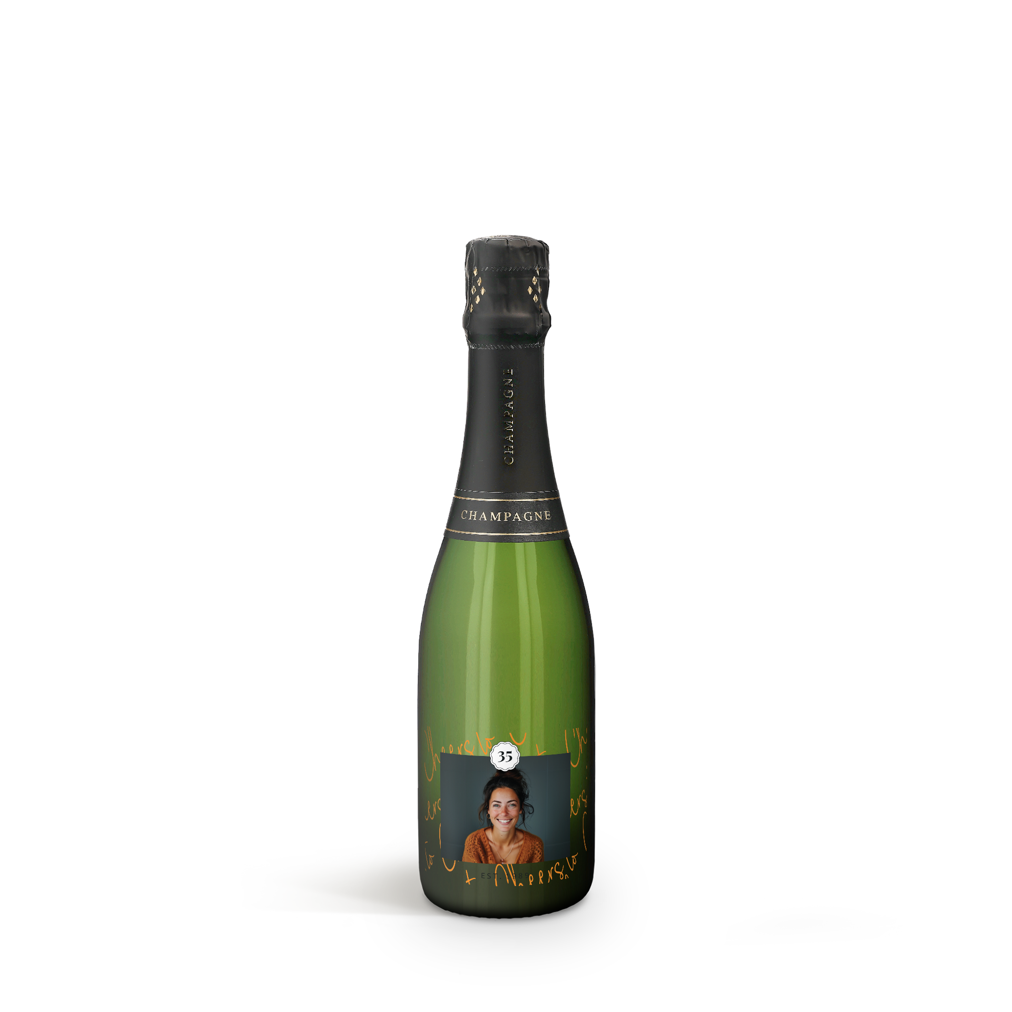 Fles champagne met eigen etiket, gepersonaliseerd met foto en nummer 35, voor iedere gelegenheid.