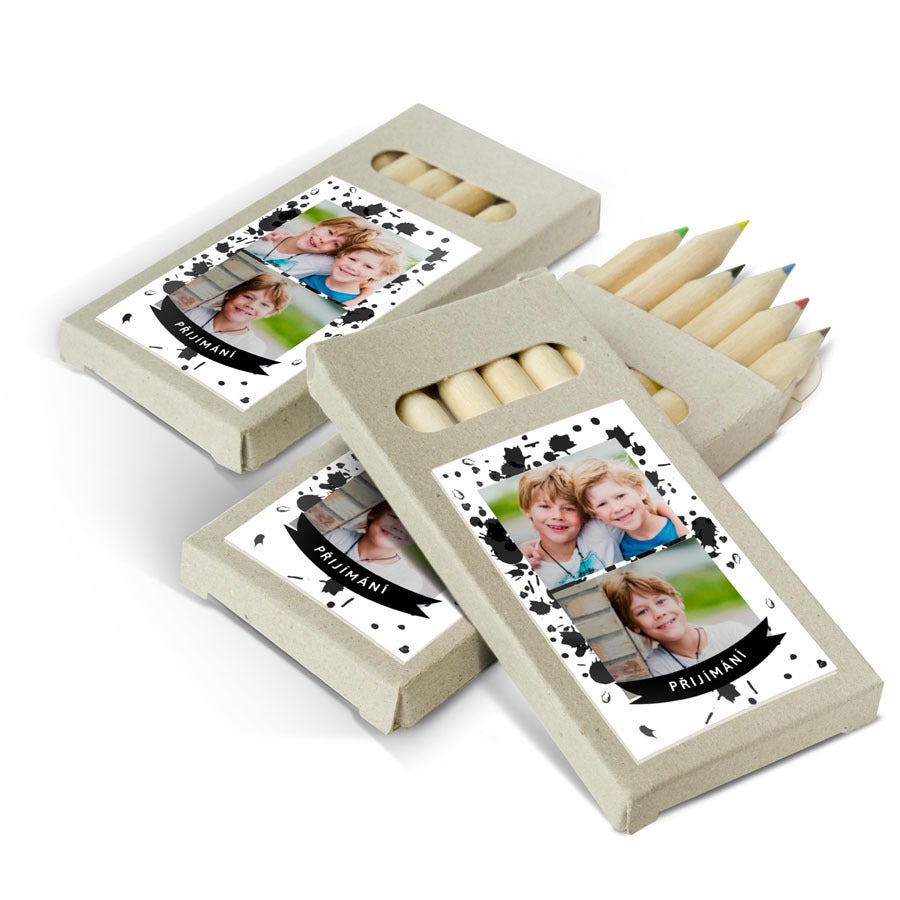 Sada personalizovaných mini pastelek s vytištěnými fotkami dětí a nápisem Přijímání, perfektní mini dárek.
