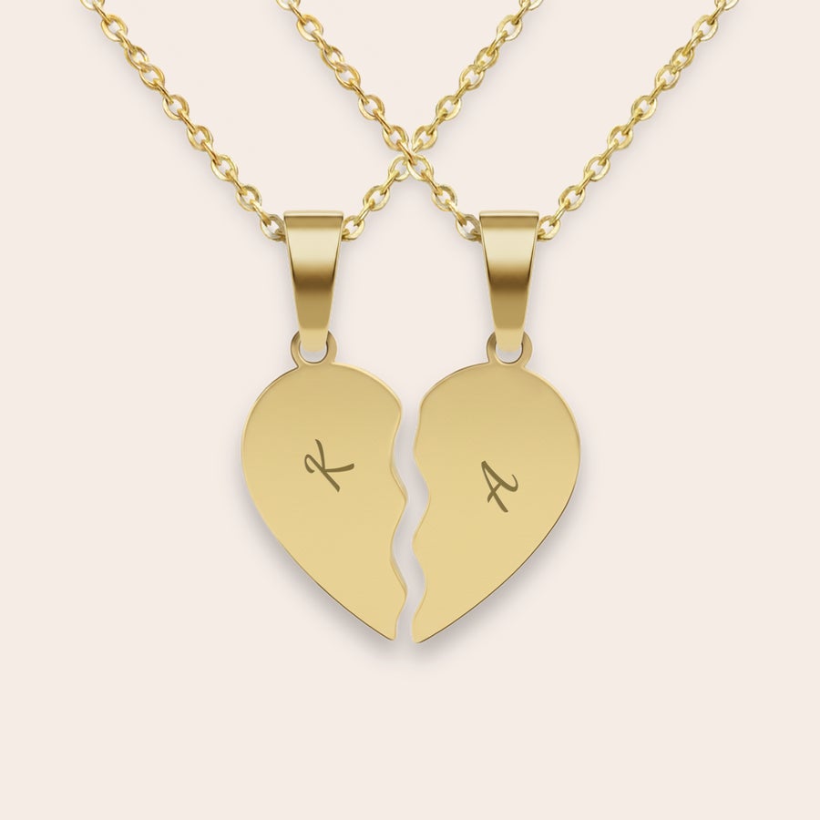 Collar con corazón roto grabado Collar con corazón roto grabado