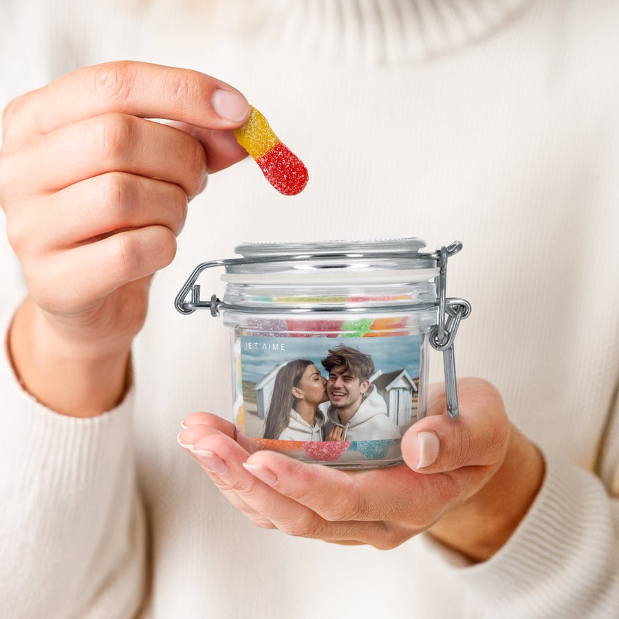 Bocal à bonbons personnalisé Bocal à bonbons personnalisé avec photo de couple et bâtonnets acidulés, texte Je t'aime imprimé