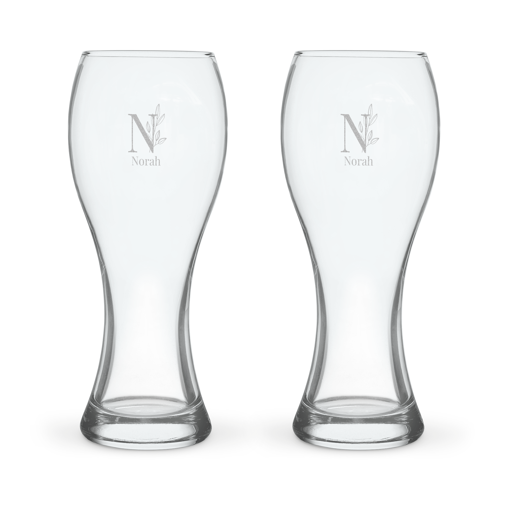 To inngraverte ølglass med initialen N og navnet Noah, ideelle for din yndlingsøl.