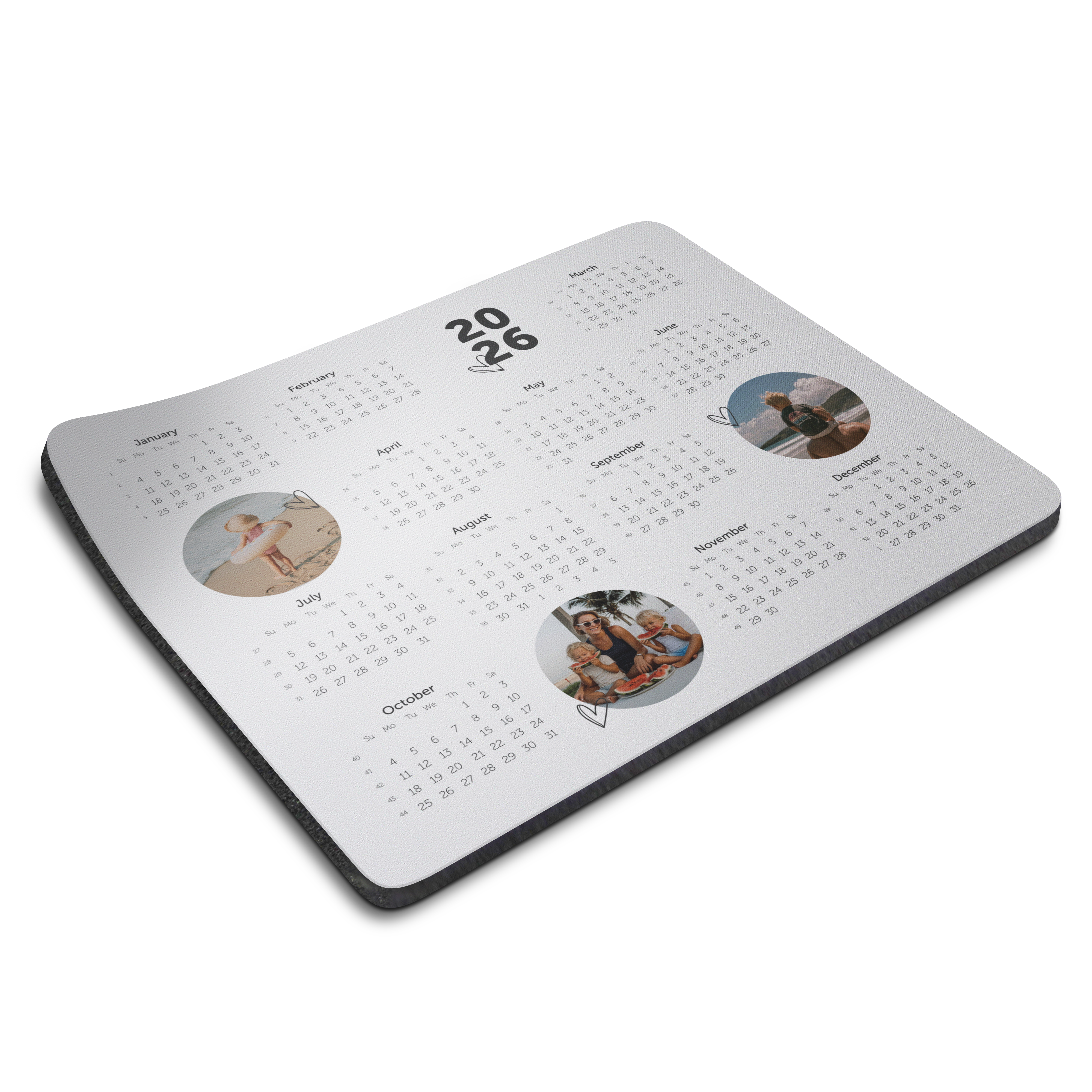 Personlig kalender musematte - normal, trykt med egne bilder for hvert kvartal i 2026.
