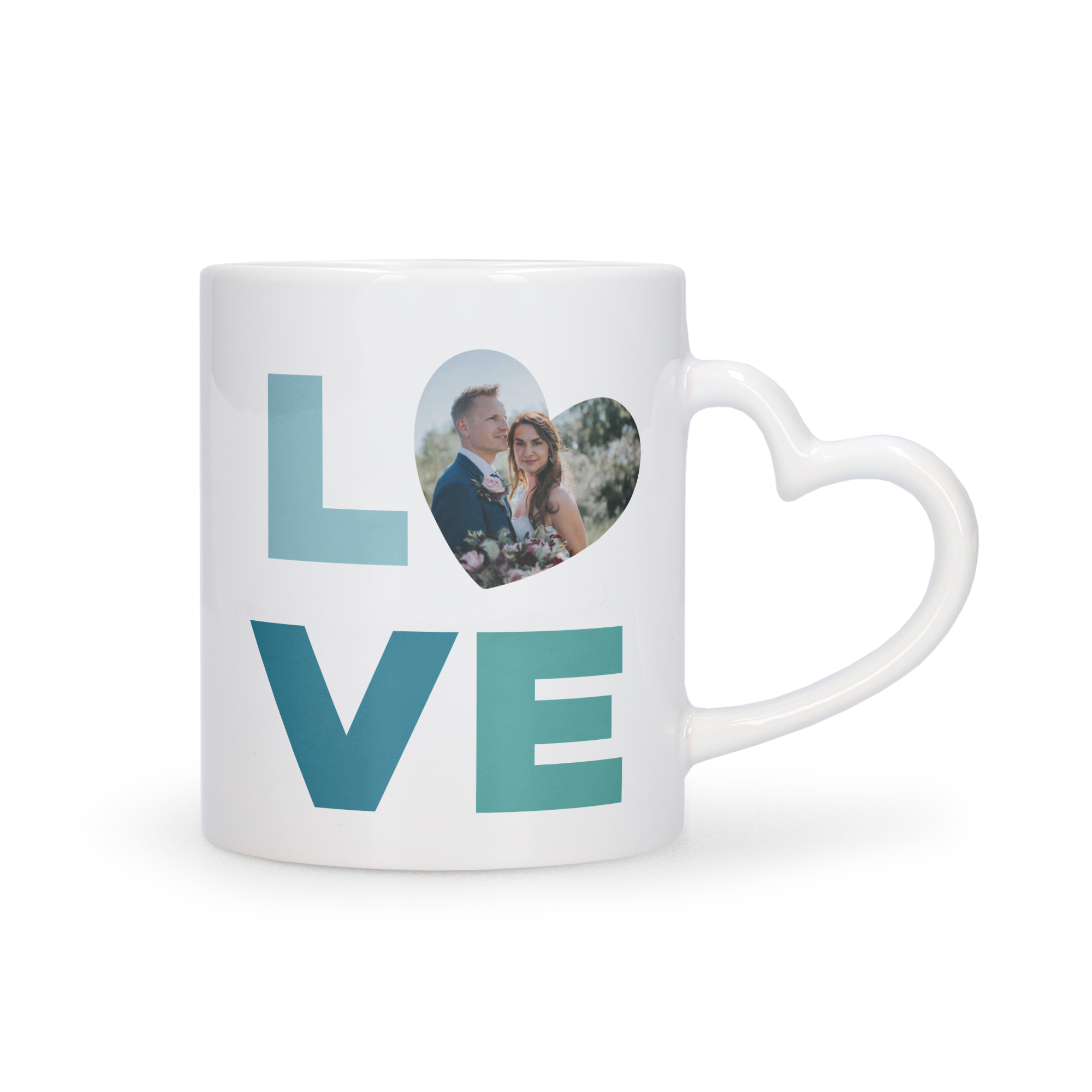 Beli vrček z ročajem v obliki srca, potiskan z "LOVE" in personalizirano fotografijo para