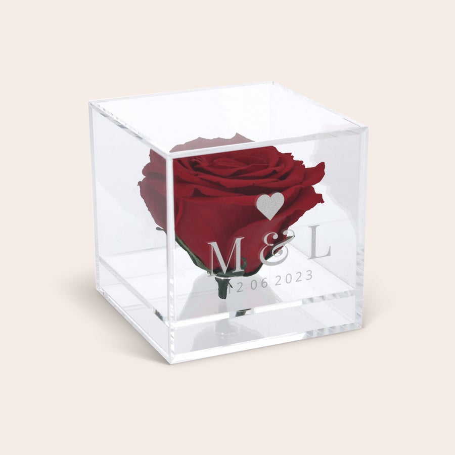 Preserved Rose im Plexi Glas mit Gravur Preserved Rose im Plexi Glas mit Gravur