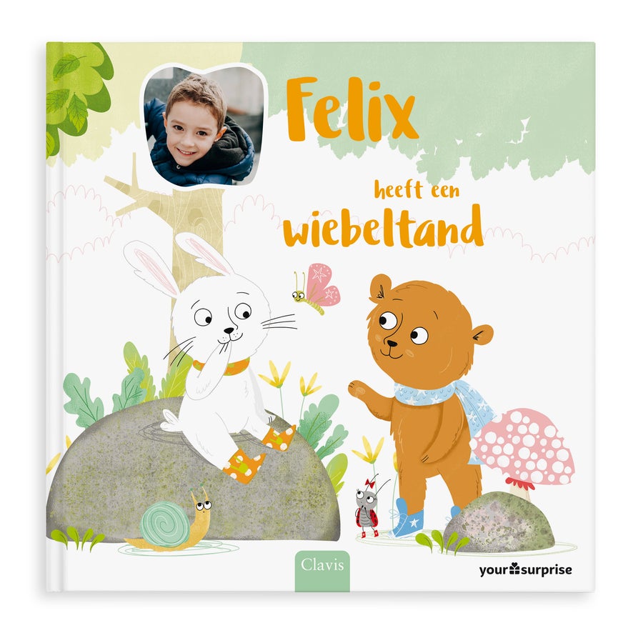 Konijn heeft een wiebeltand personaliseren Gepersonaliseerd prentenboek ‘Felix heeft een wiebeltand’ voor kinderen, met foto en naam Felix op de voorkant gedrukt.