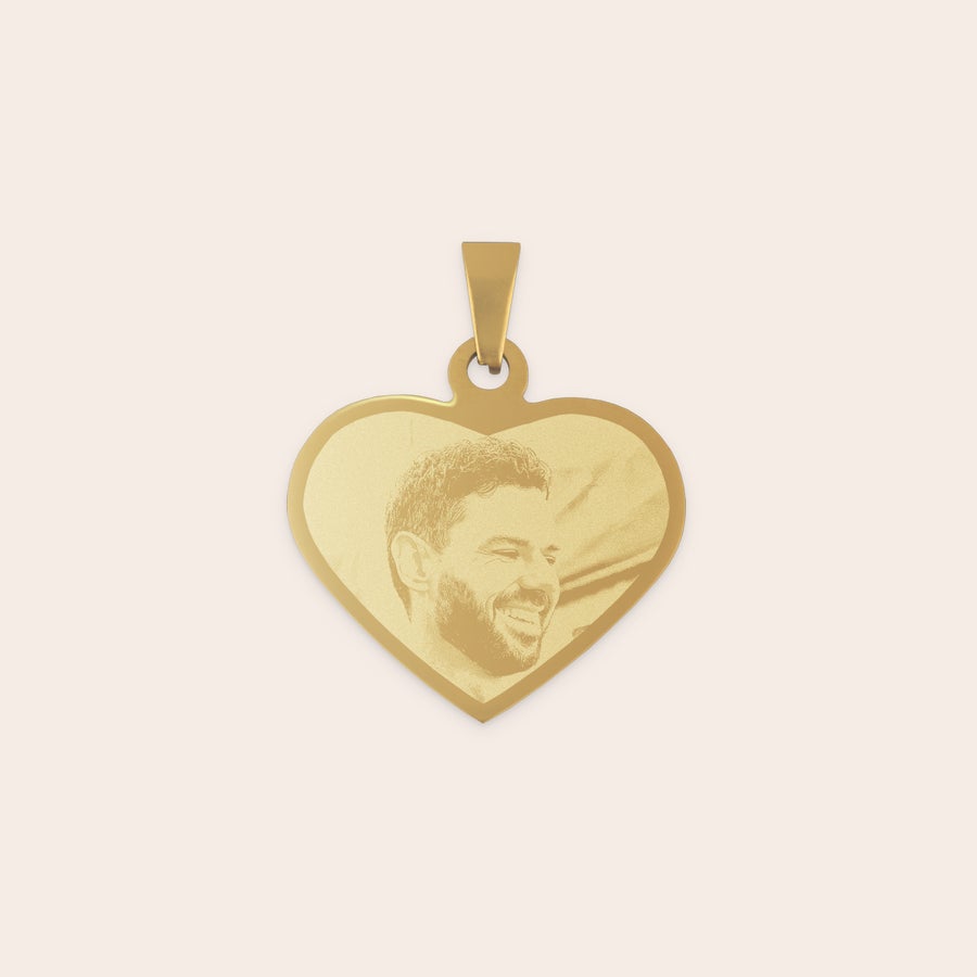 Naszyjnik z grawerowanym sercem Złoty łańcuszek z serduszkiem grawerowanym zdjęciem uśmiechniętego mężczyzny