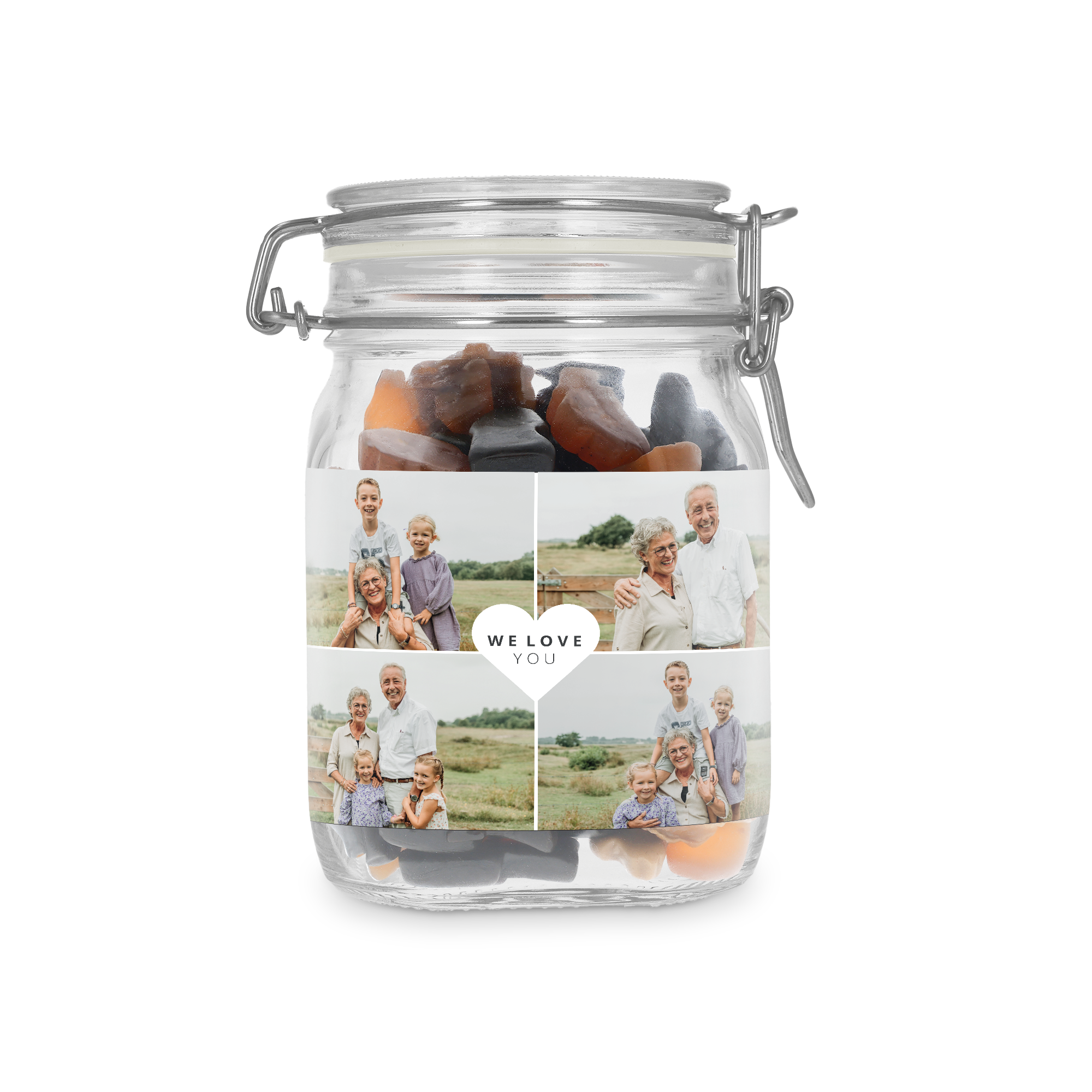 Henkilökohtainen makeapurkki lakritsiseoksella, jossa on valokuvakollaasitarra ja teksti "WE LOVE YOU" sydämessä