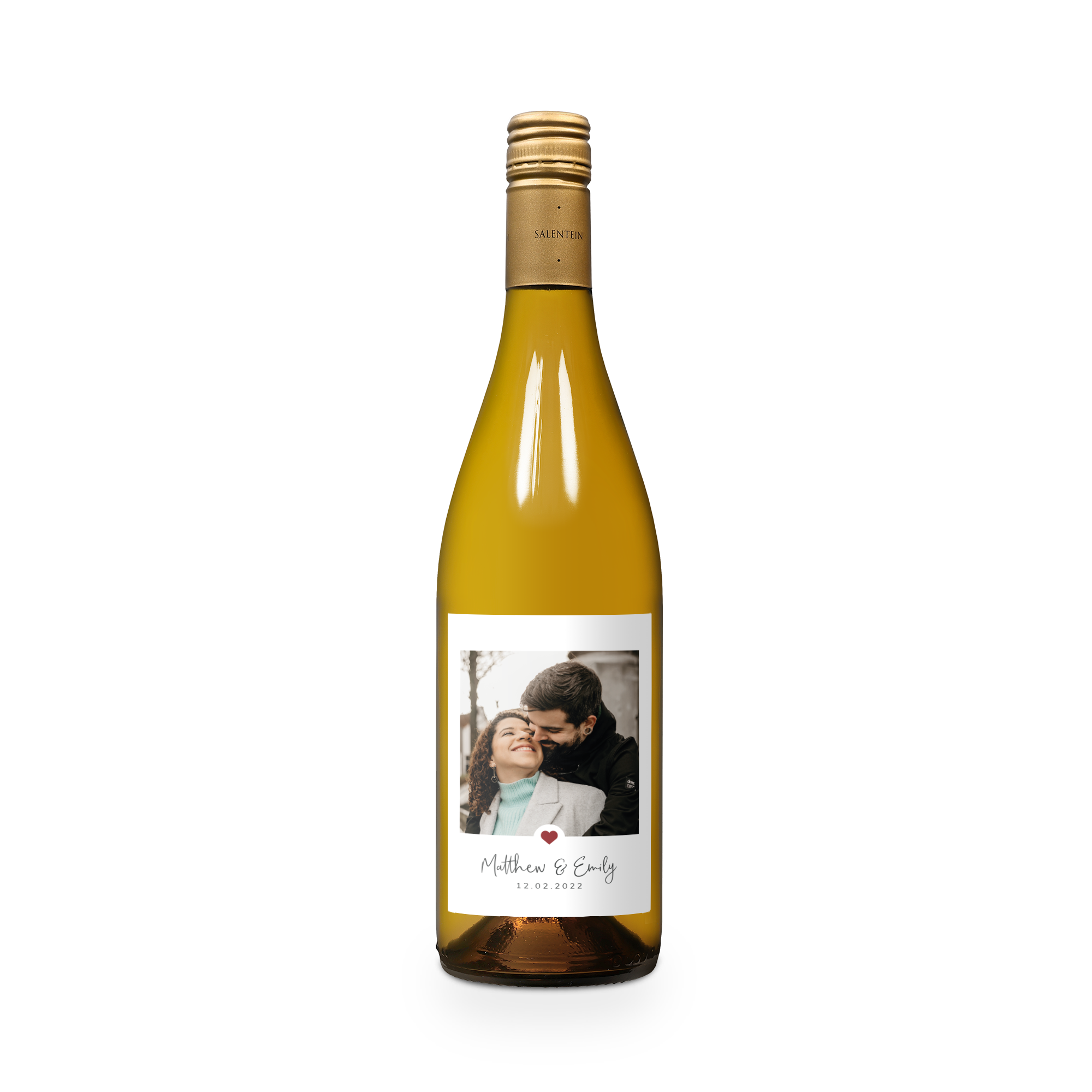 Białe wino Salentein Chardonnay z etykietą ze zdjęciem pary Matthew i Emily oraz datą 12.02.2022