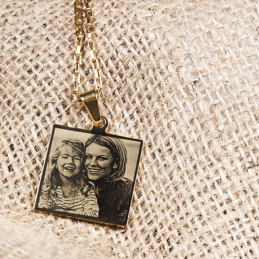 Ketting met vierkante hanger Ketting met vierkante hanger
