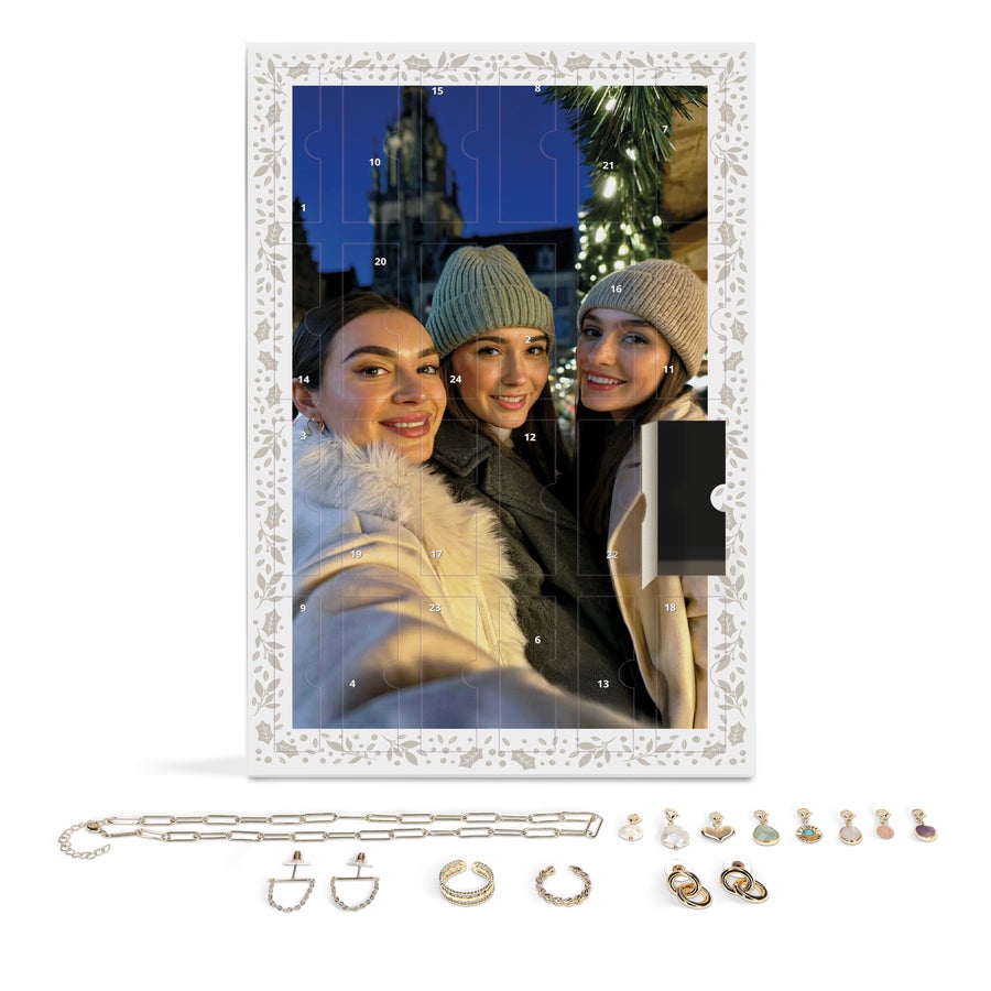 Adventtikalenteri 24 koruyllätyksellä Adventtikalenteri 24 koruyllätyksellä