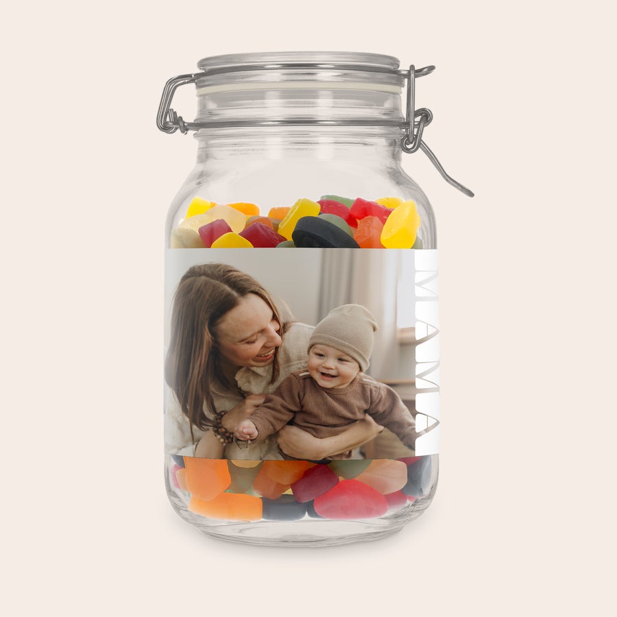 Snoeppot bedrukken Bedrukte snoeppot met winegums, gepersonaliseerd met foto van moeder en baby en de tekst MAMA