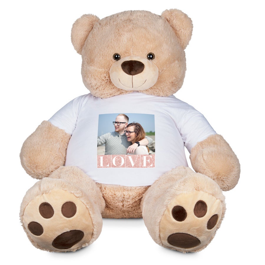 Gigantisk teddybj&oslash;rn