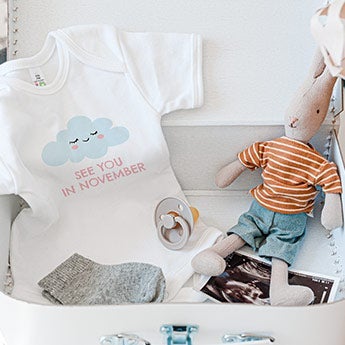 Pregnancy announcement gifts